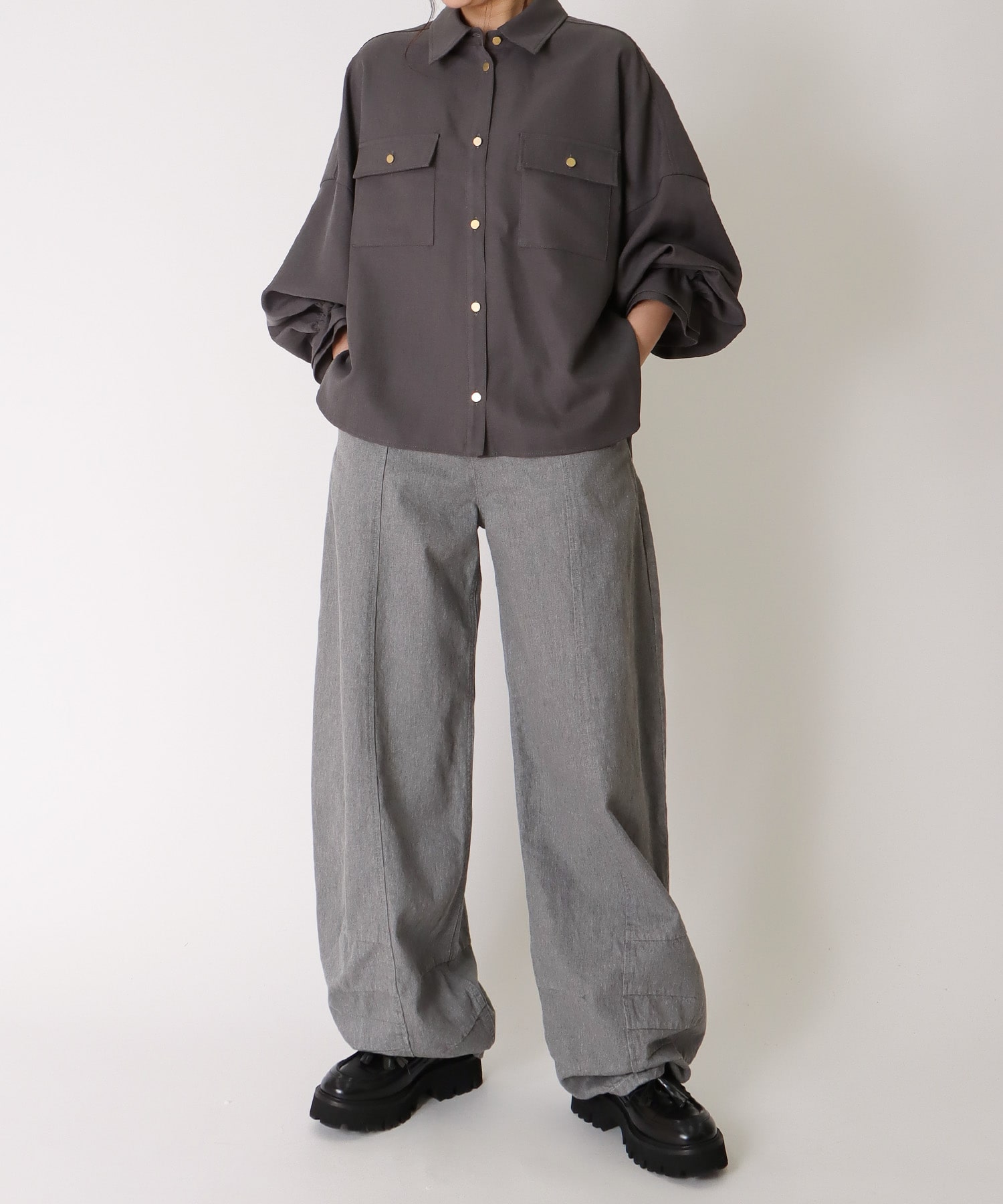 ＜B7＞powder twill gather blouse