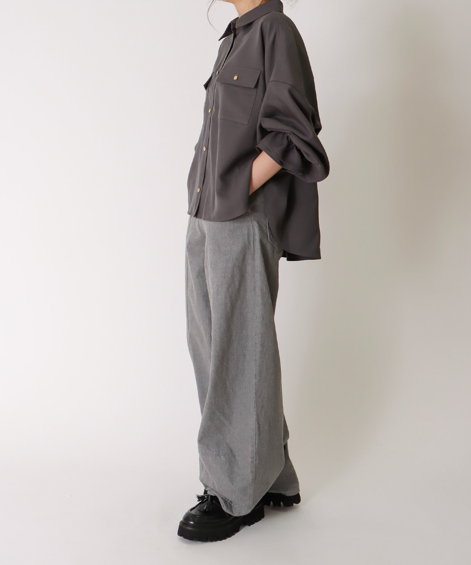 ＜B7＞powder twill gather blouse