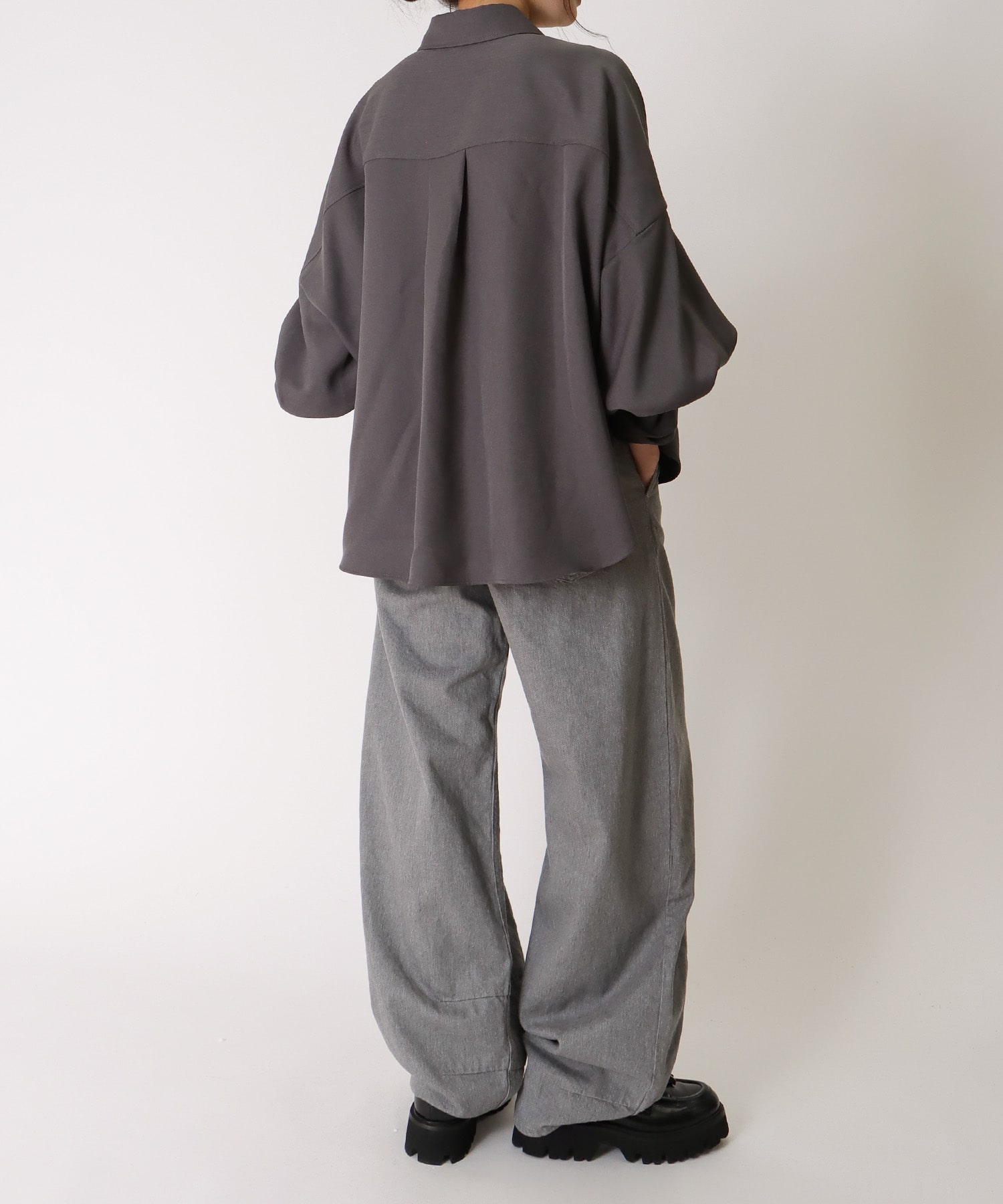 ＜B7＞powder twill gather blouse