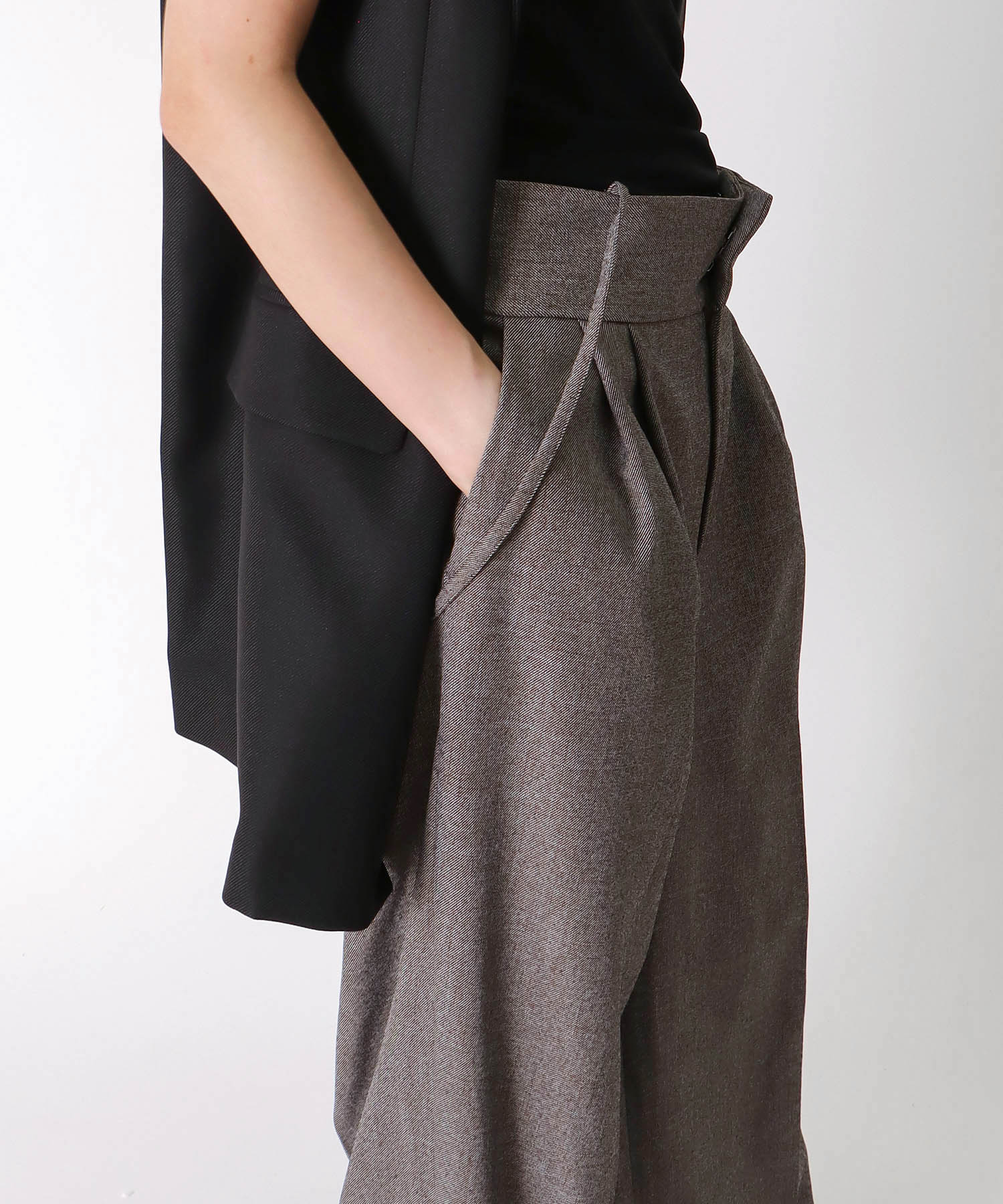 ＜B7＞shoulder wide pants