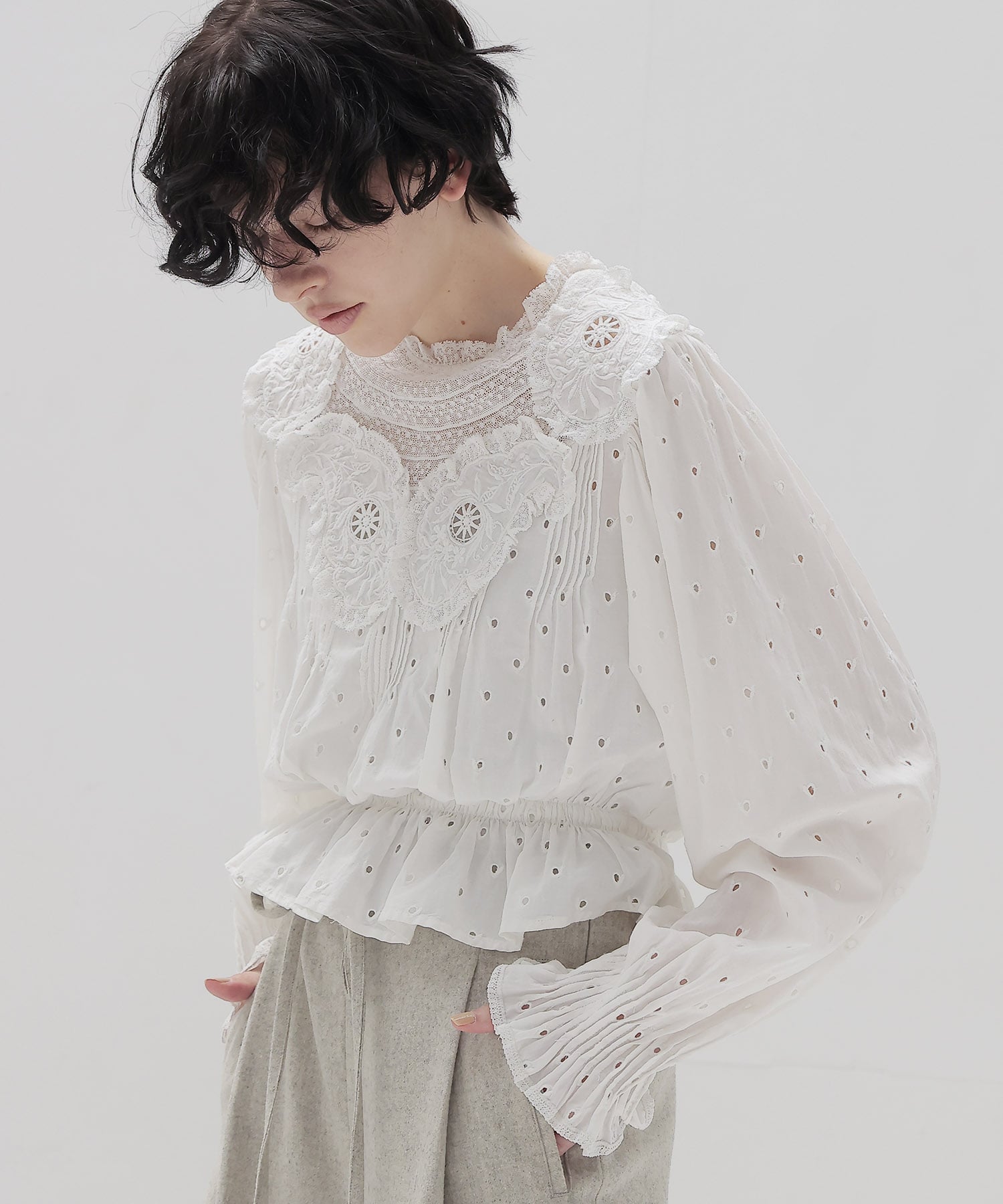 ＜VENIT＞COTTON RAYON VINTAGE LACE BLOUSE