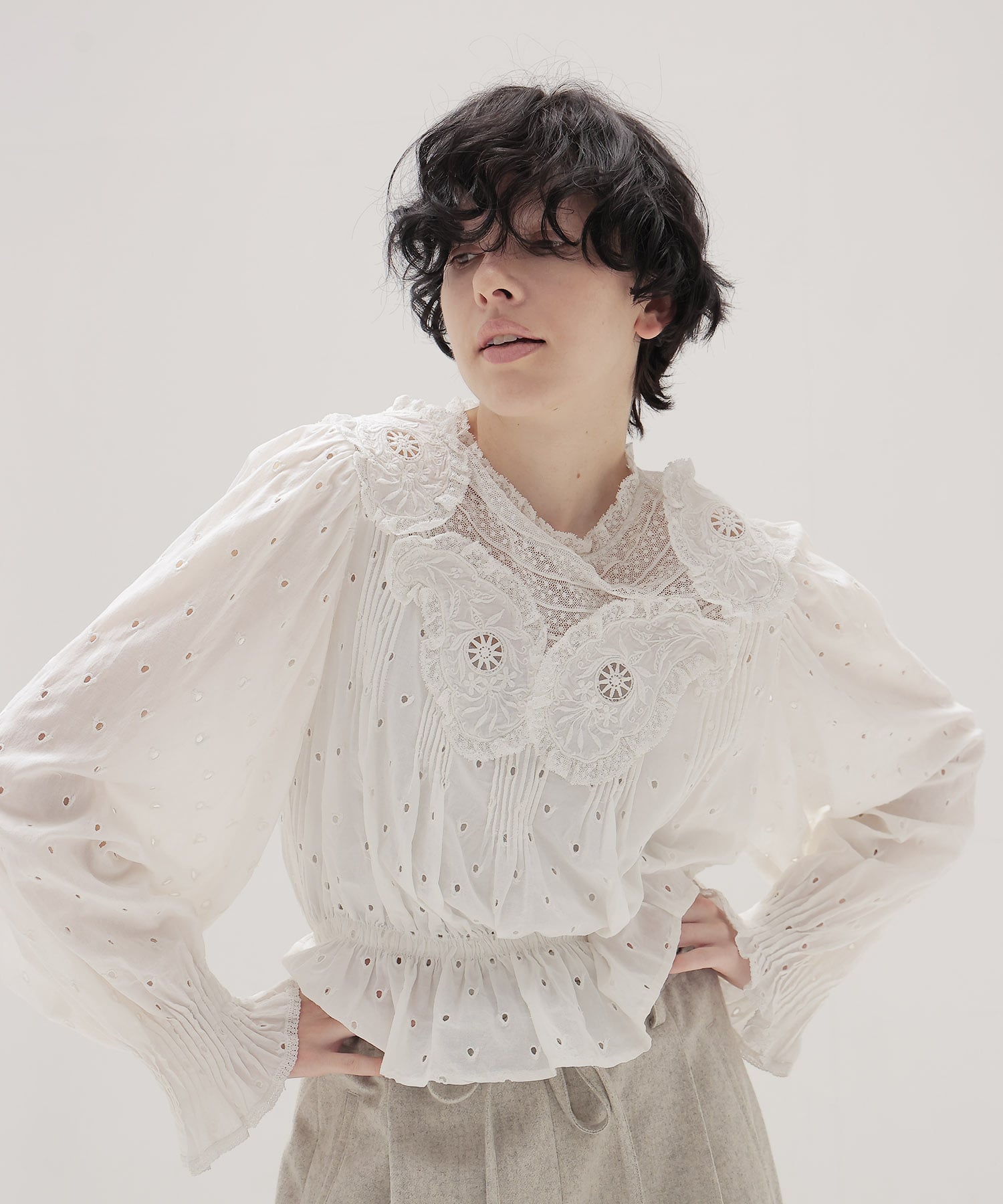 ＜VENIT＞COTTON RAYON VINTAGE LACE BLOUSE