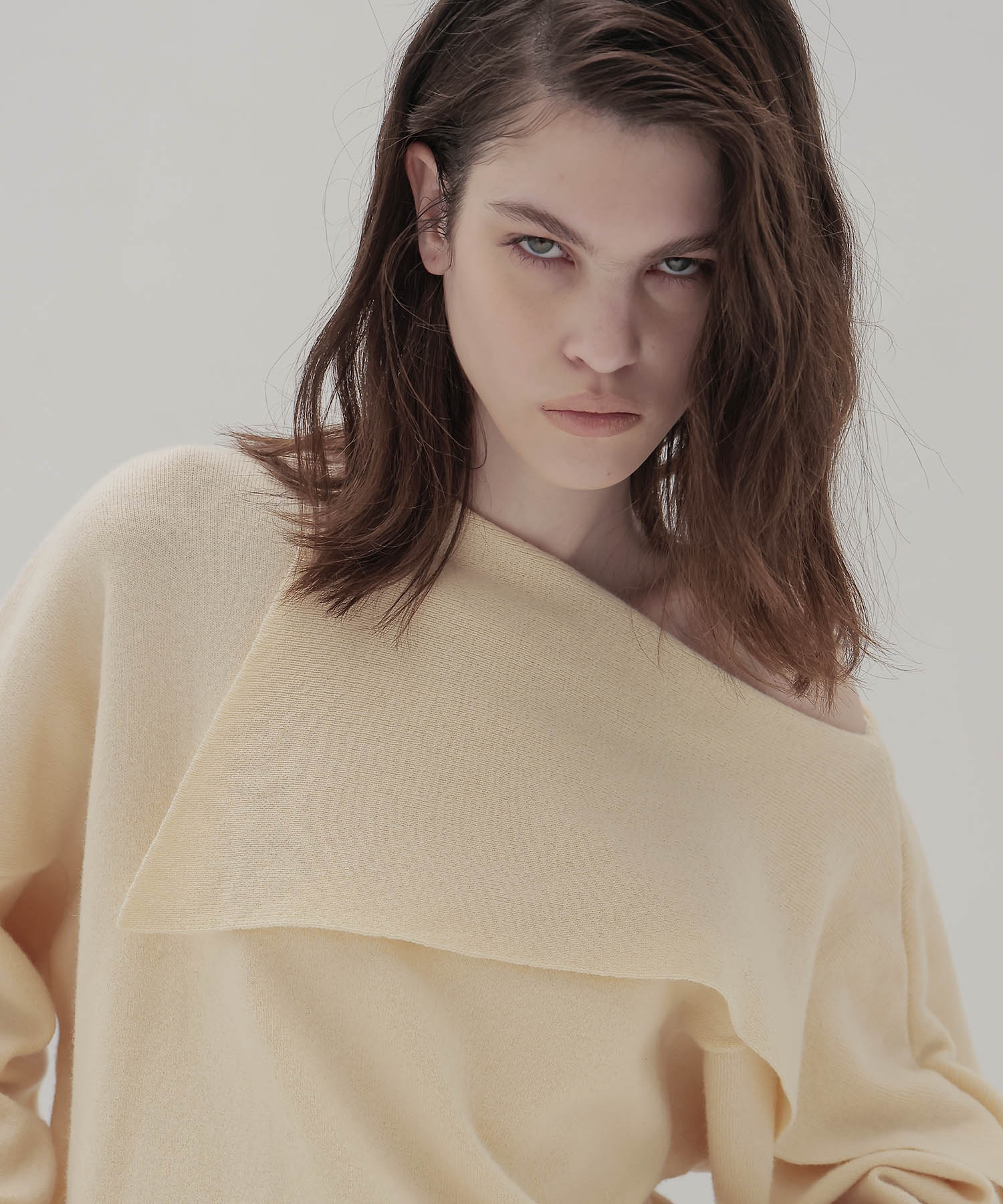 ＜VENIT＞ASYMMETRY KNIT PULLOVER