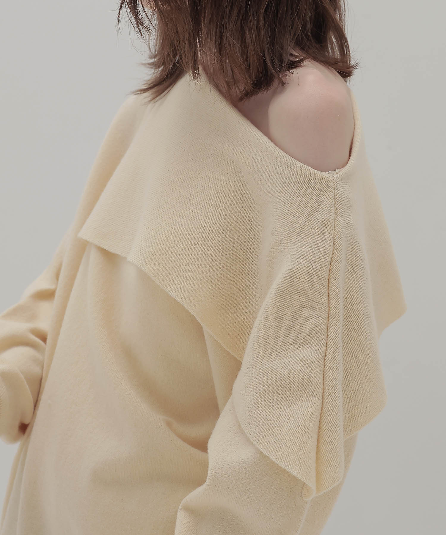 ＜VENIT＞ASYMMETRY KNIT PULLOVER