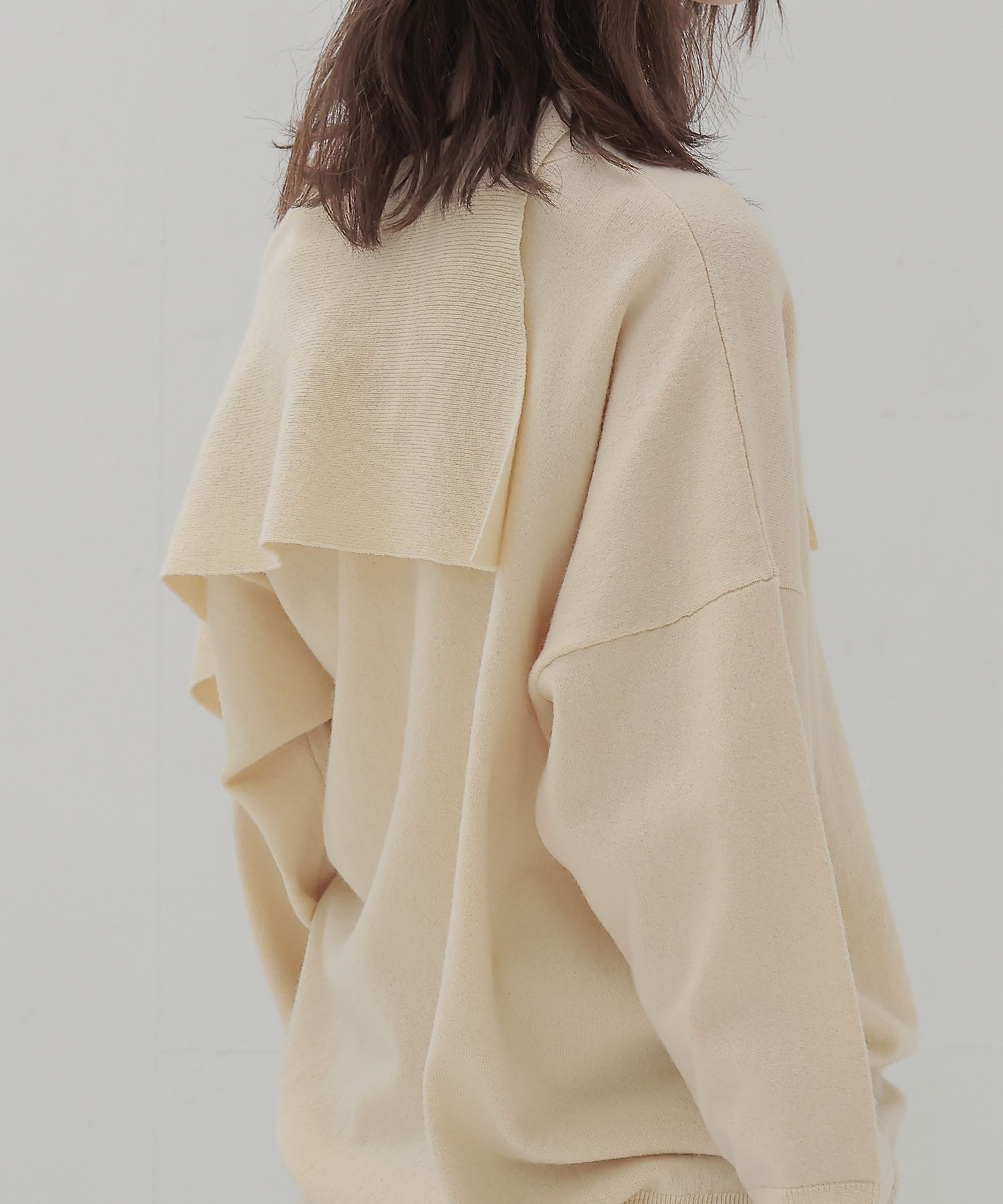 ＜VENIT＞ASYMMETRY KNIT PULLOVER