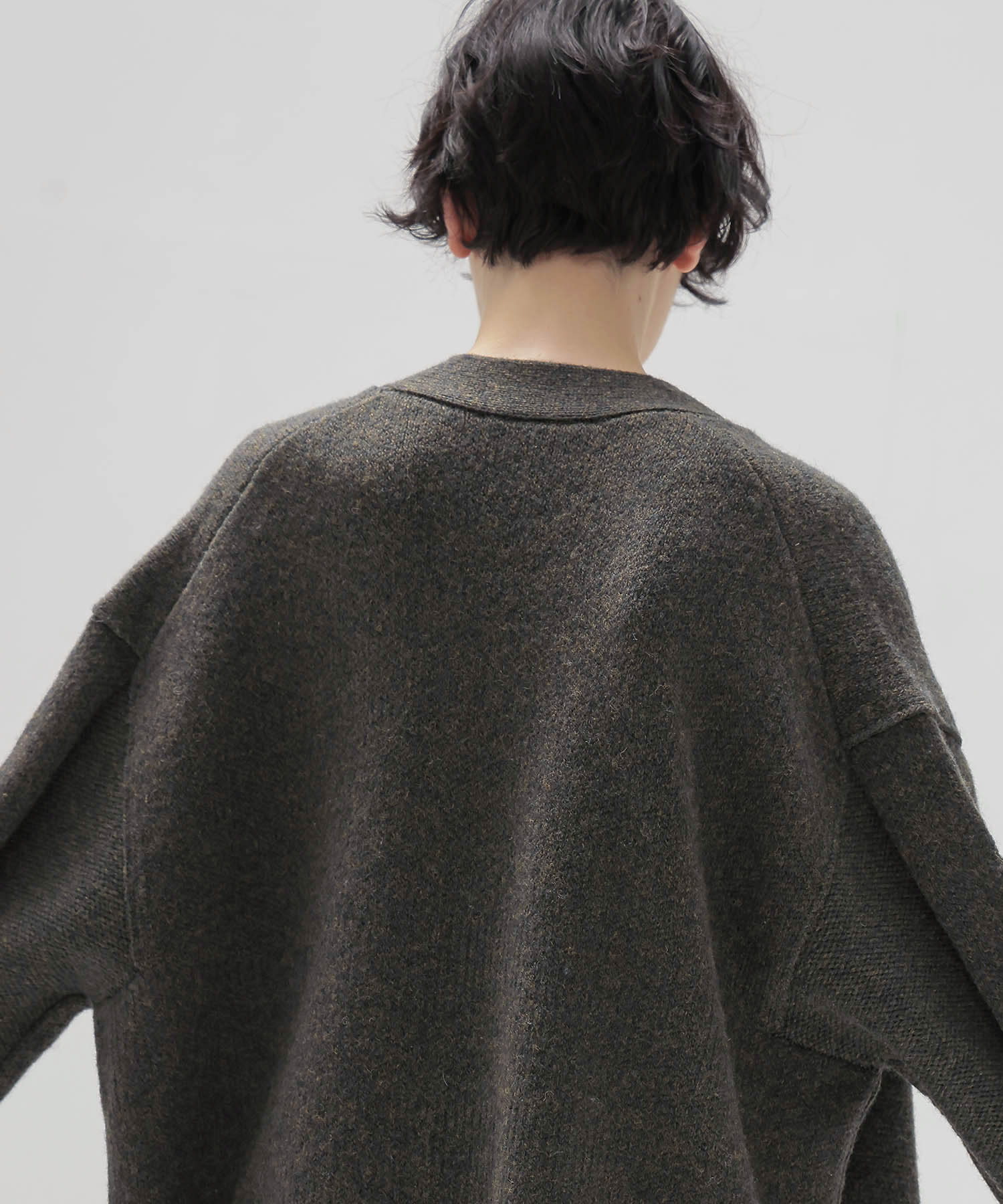 ＜VENIT＞NON MULESING WOOL CARDIGAN