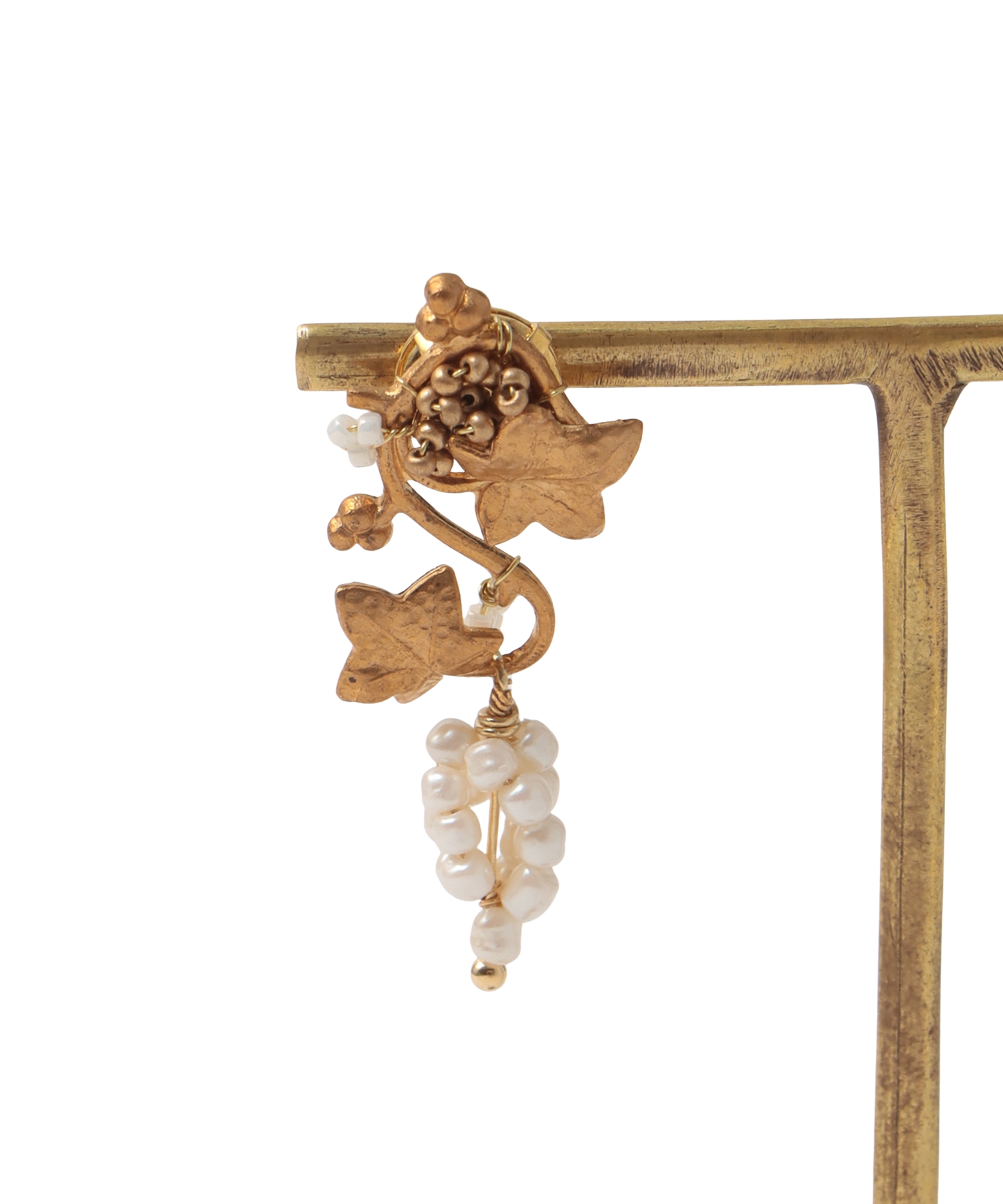 ＜monshiro＞budou leaf earring