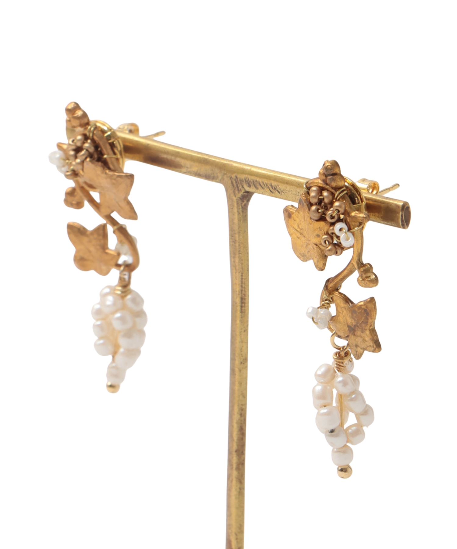 ＜monshiro＞budou leaf earring