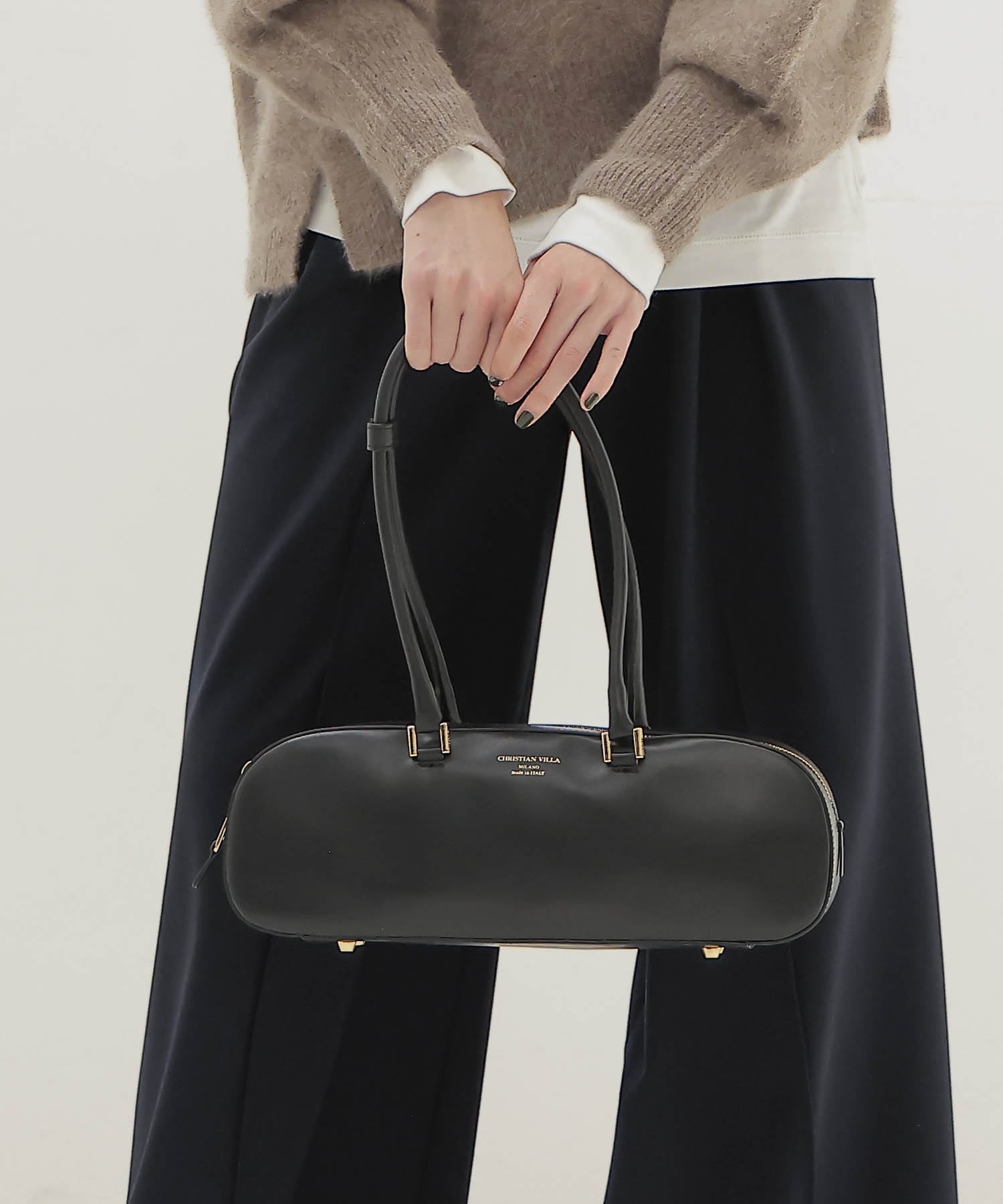 ＜CHRISTIAN VILLA＞wide square shoulder bag