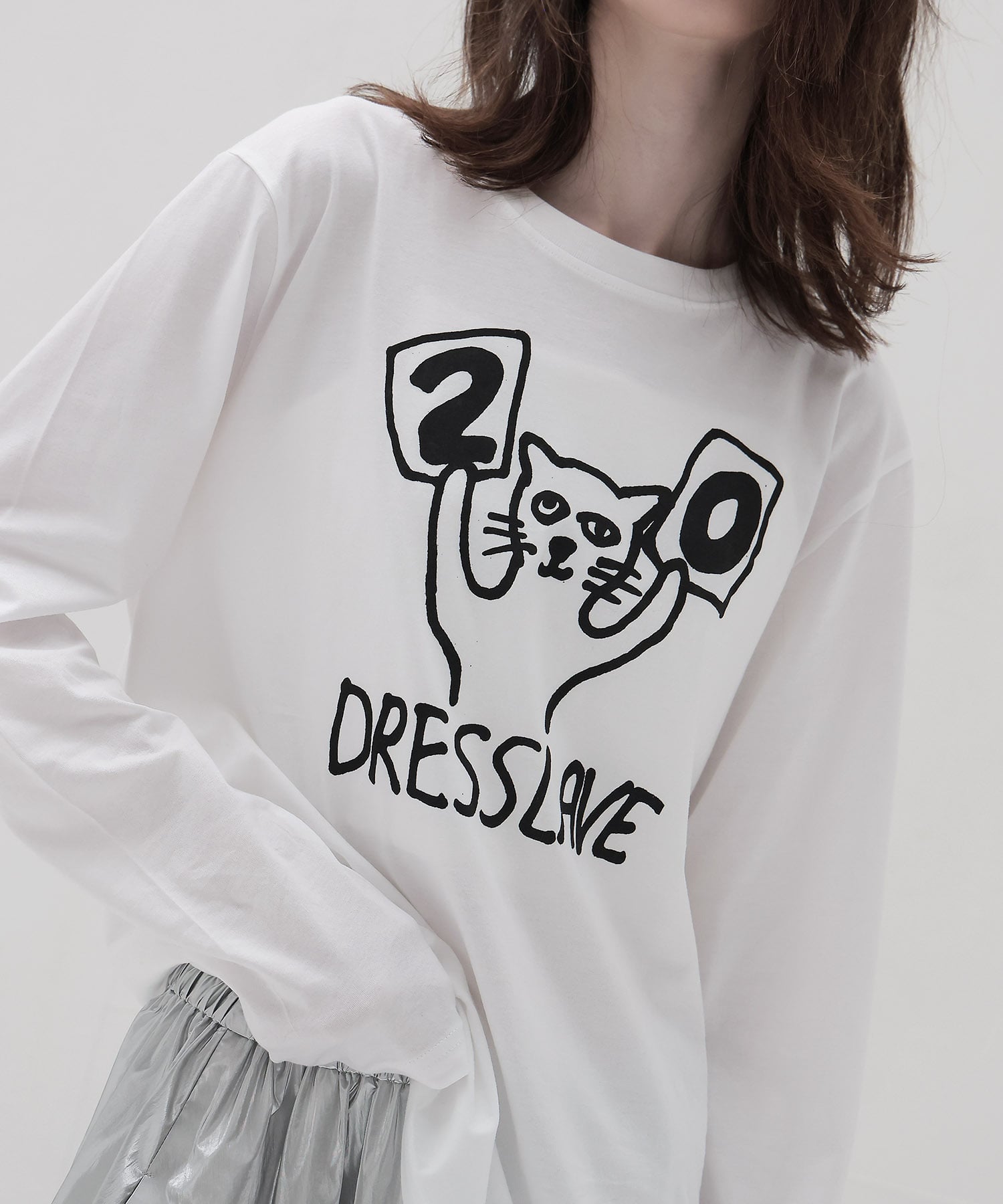 ＜BLACK SCORE × DRESSLAVE＞20th round cat long tee