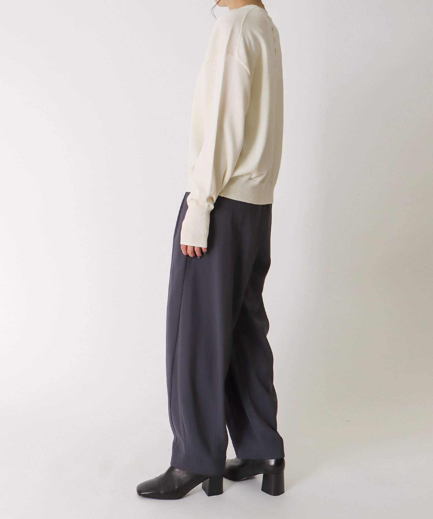 ＜uca＞back intarsist slit plain stitch crew pullover