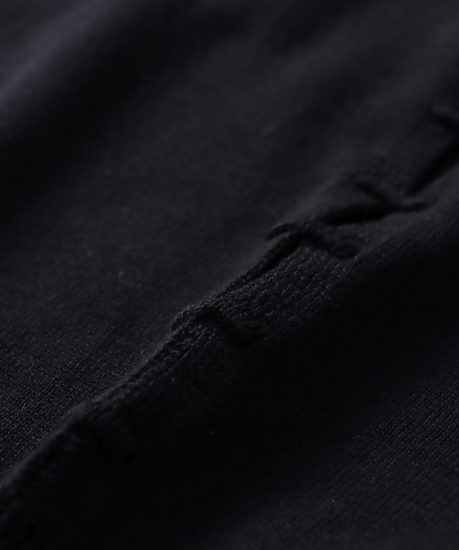 ＜uca＞back intarsist slit plain stitch crew pullover