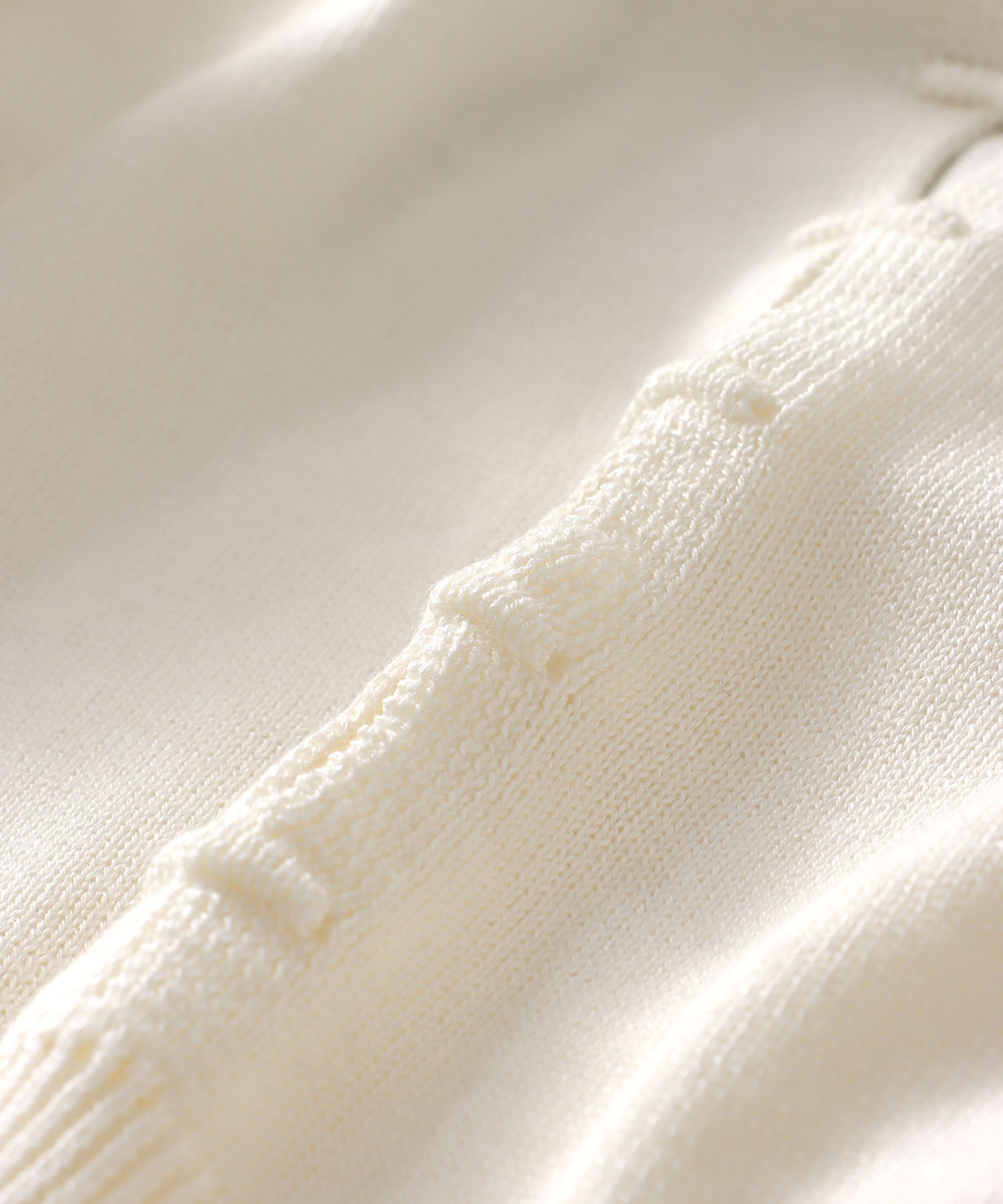 ＜uca＞back intarsist slit plain stitch crew pullover