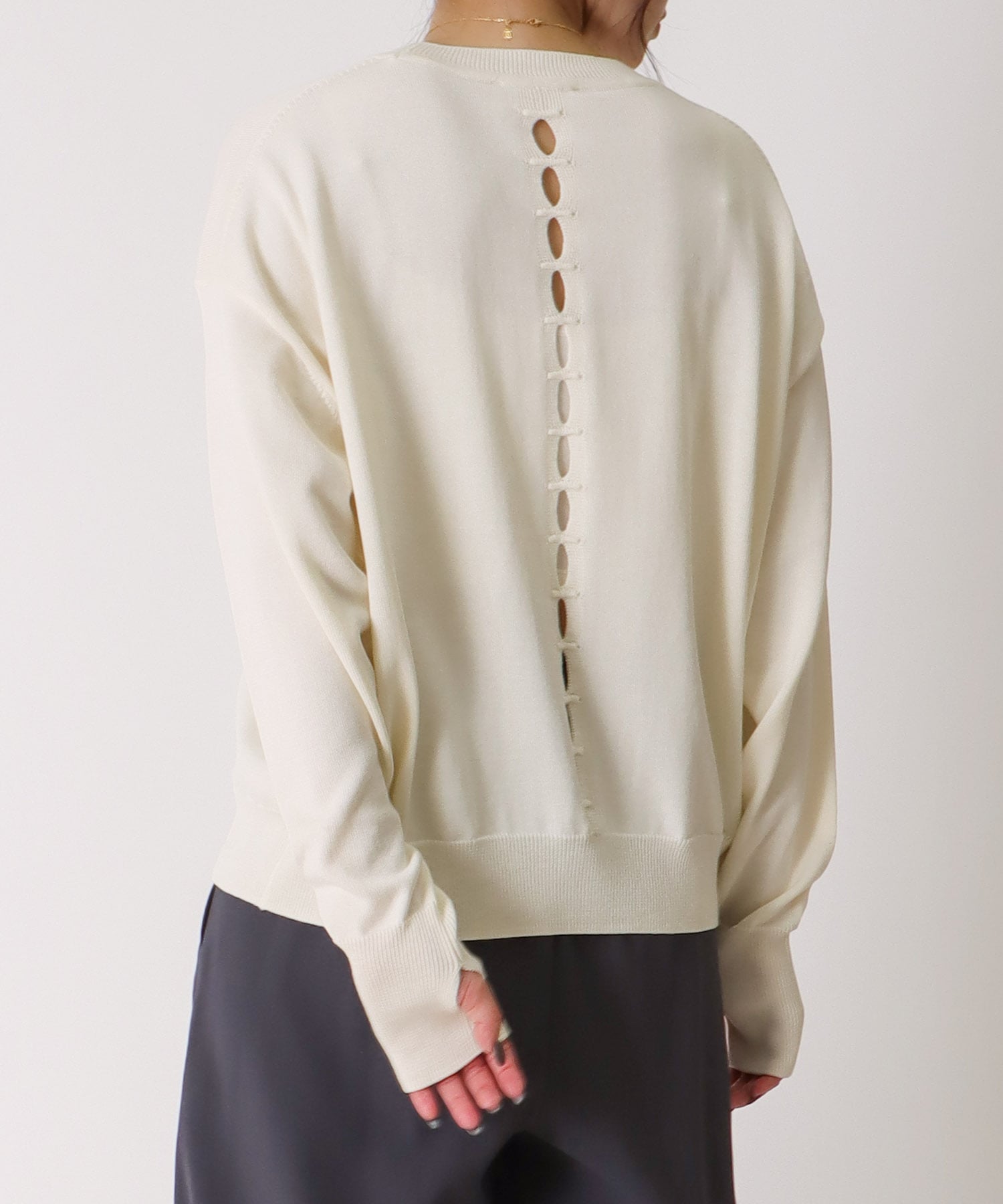 ＜uca＞back intarsist slit plain stitch crew pullover