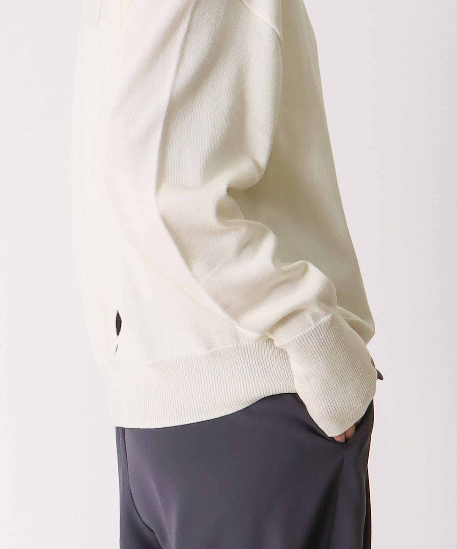 ＜uca＞back intarsist slit plain stitch crew pullover