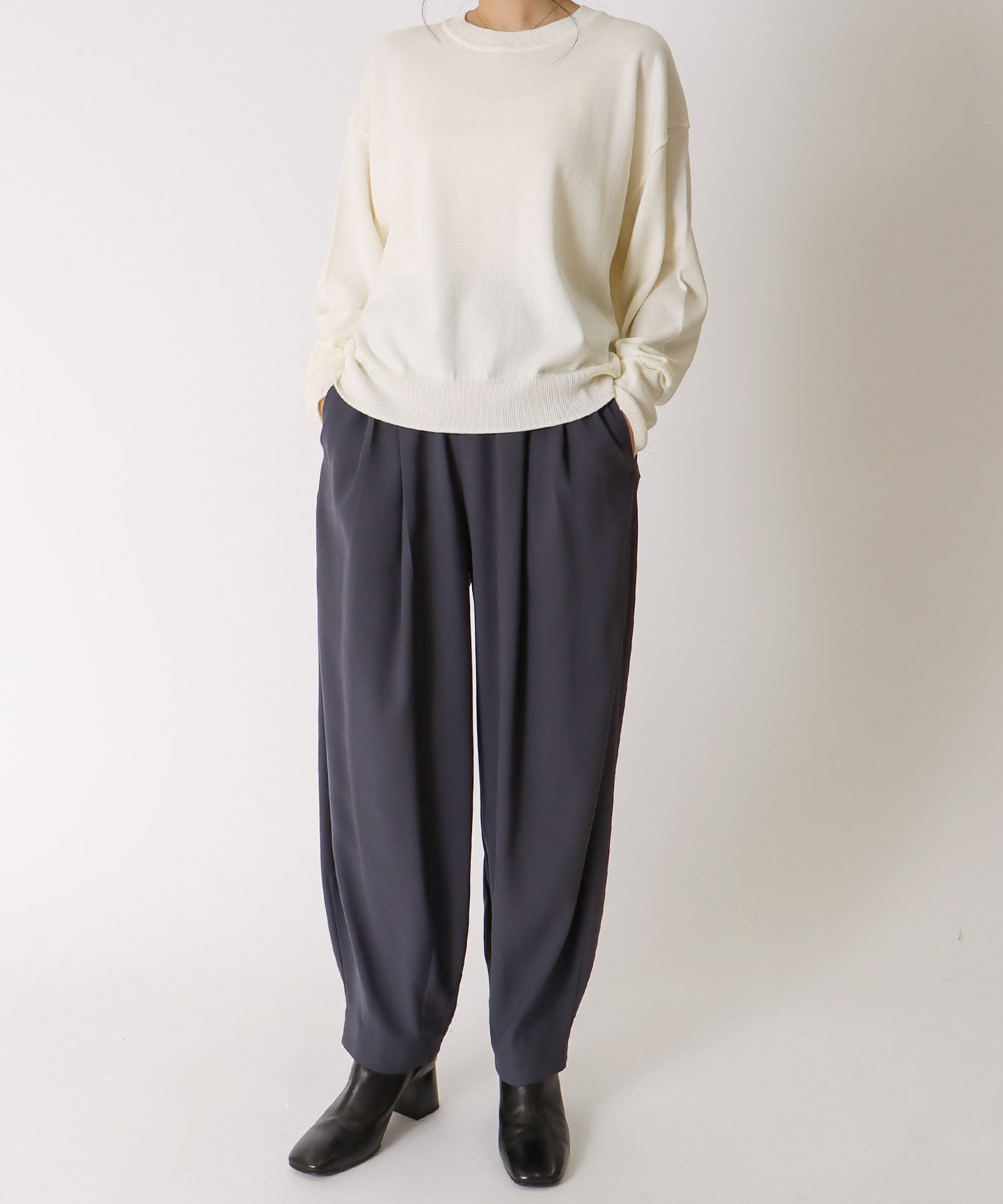 ＜uca＞back intarsist slit plain stitch crew pullover