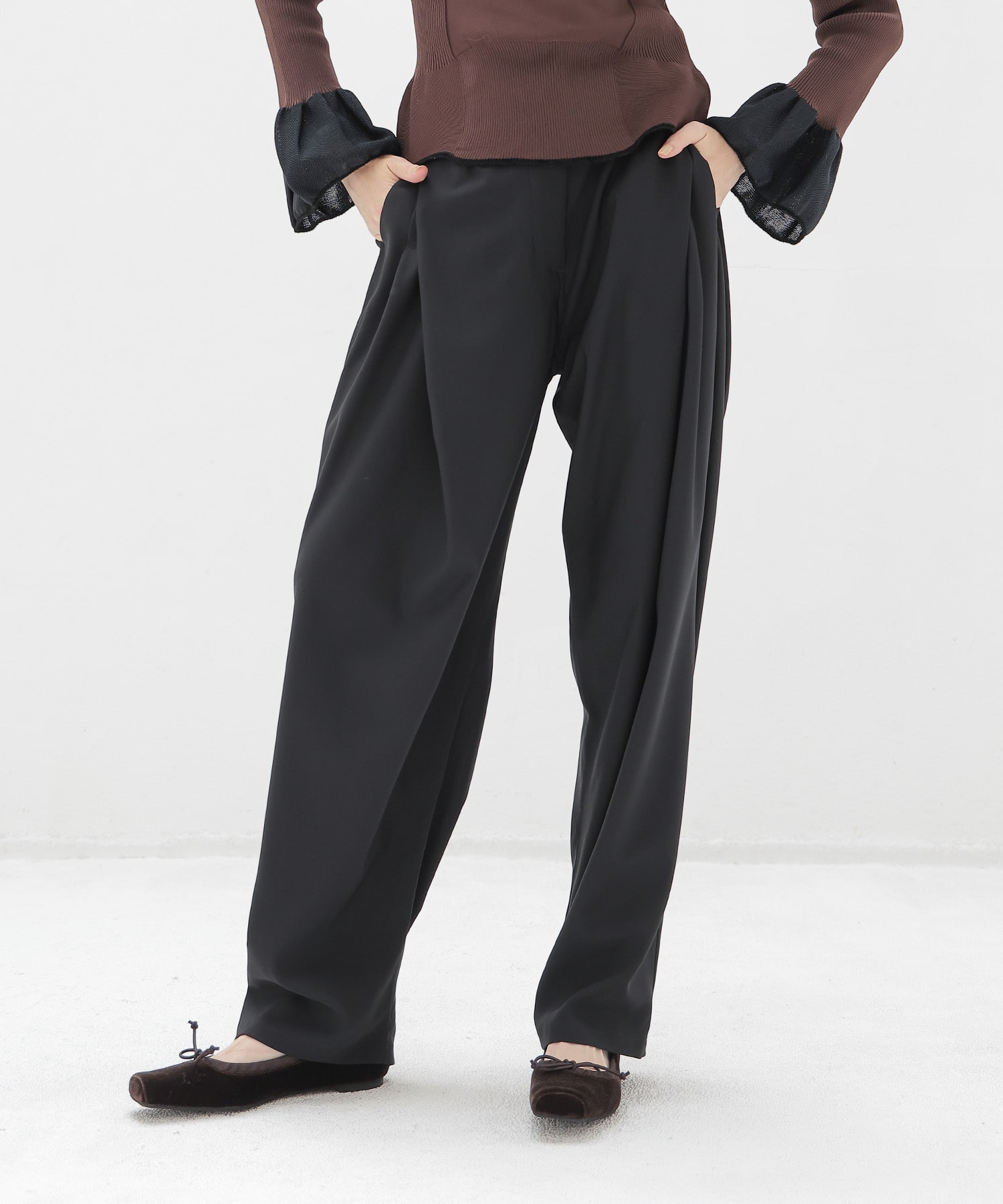 ＜ODAKHA＞flow tucked trousers