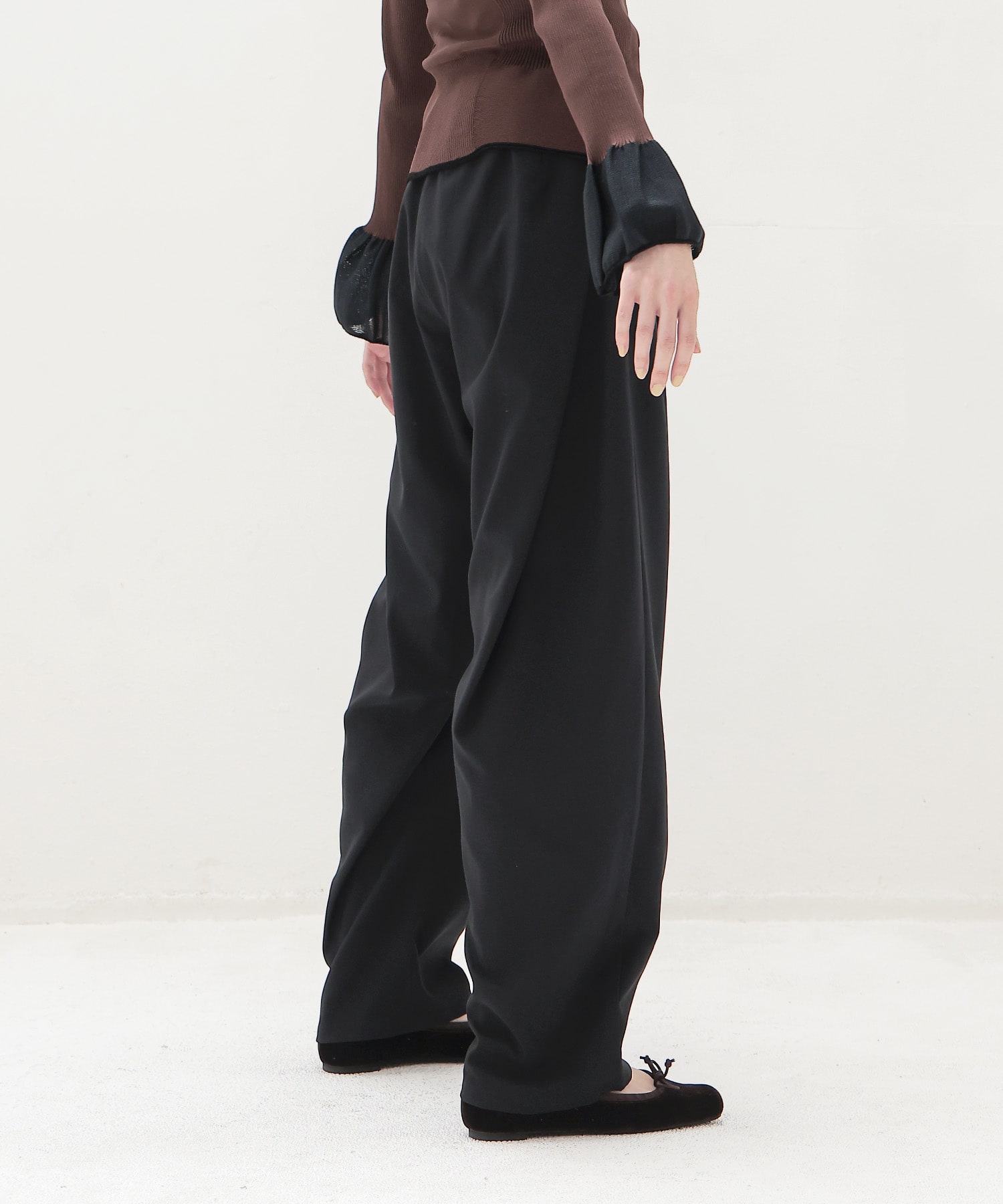 ＜ODAKHA＞flow tucked trousers