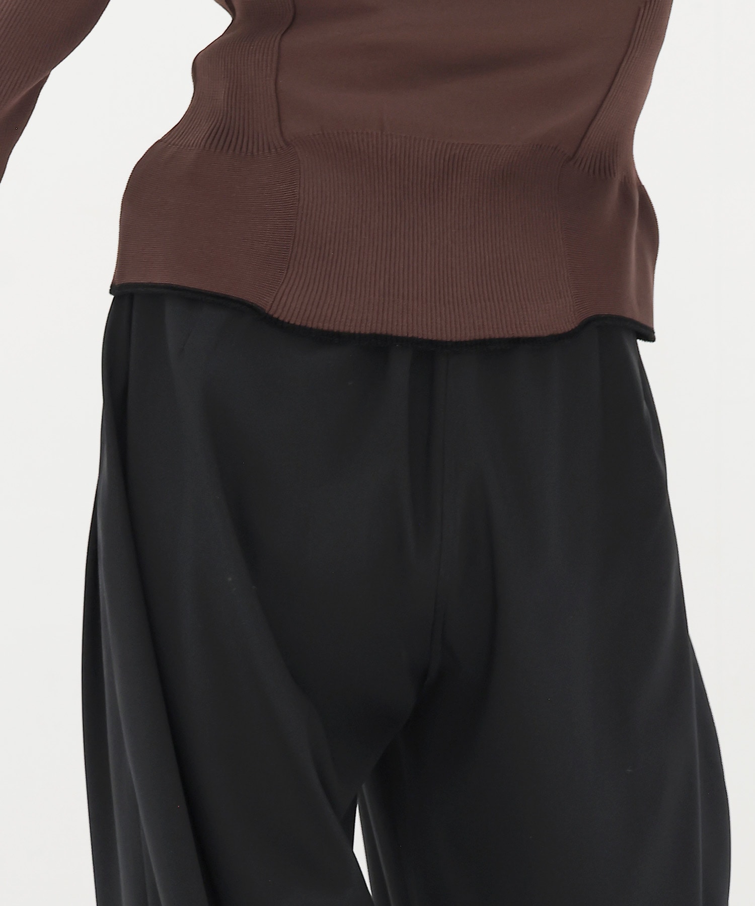 ＜ODAKHA＞flow tucked trousers