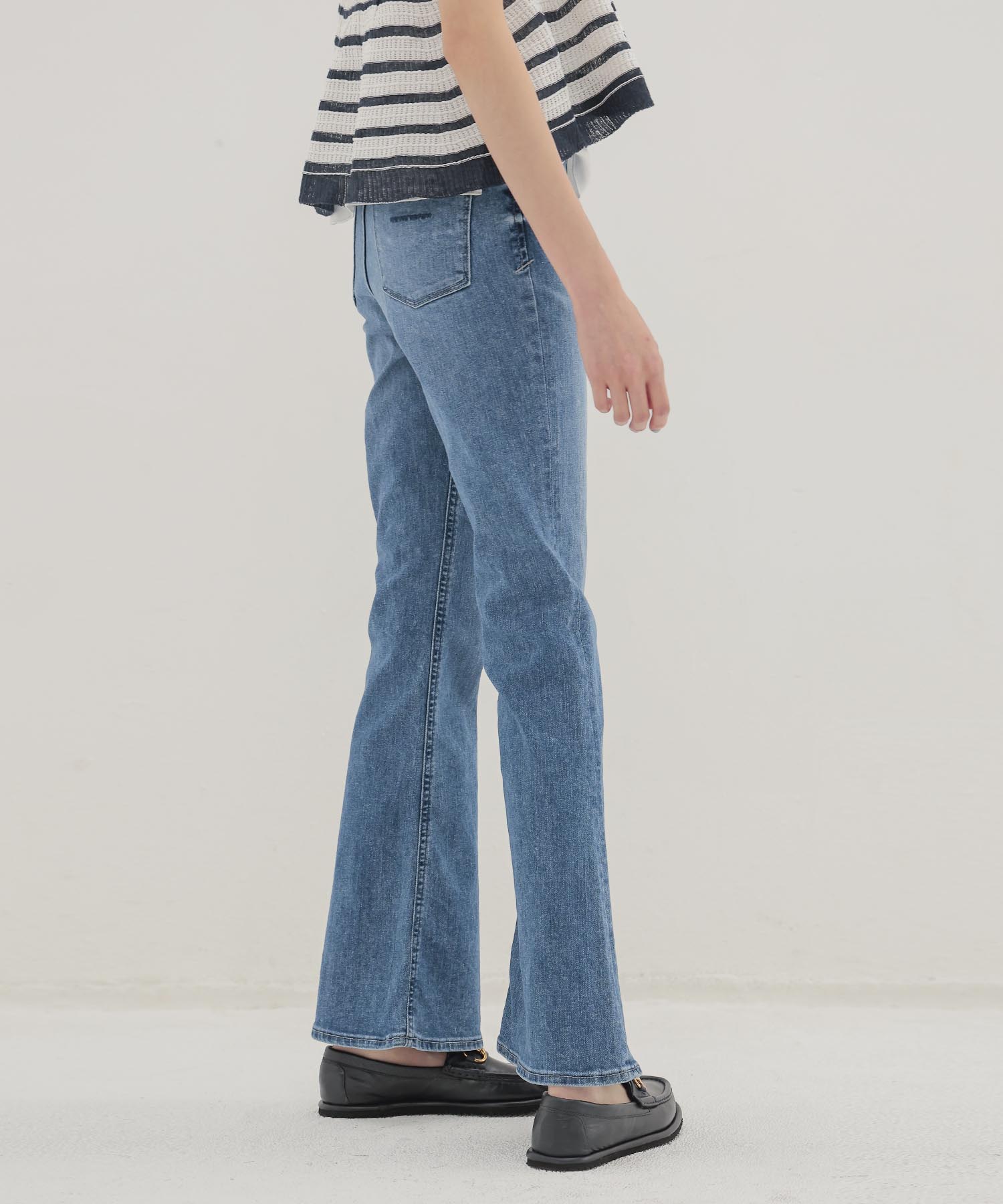 ＜YANUK＞Bootcut Foggy Light Blue