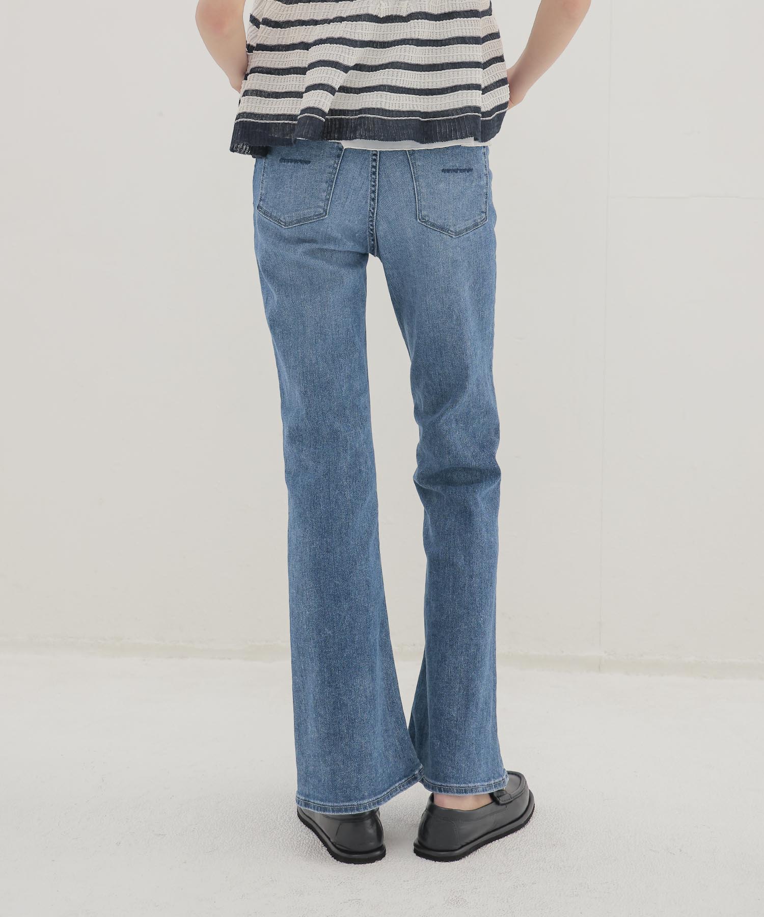 ＜YANUK＞Bootcut Foggy Light Blue