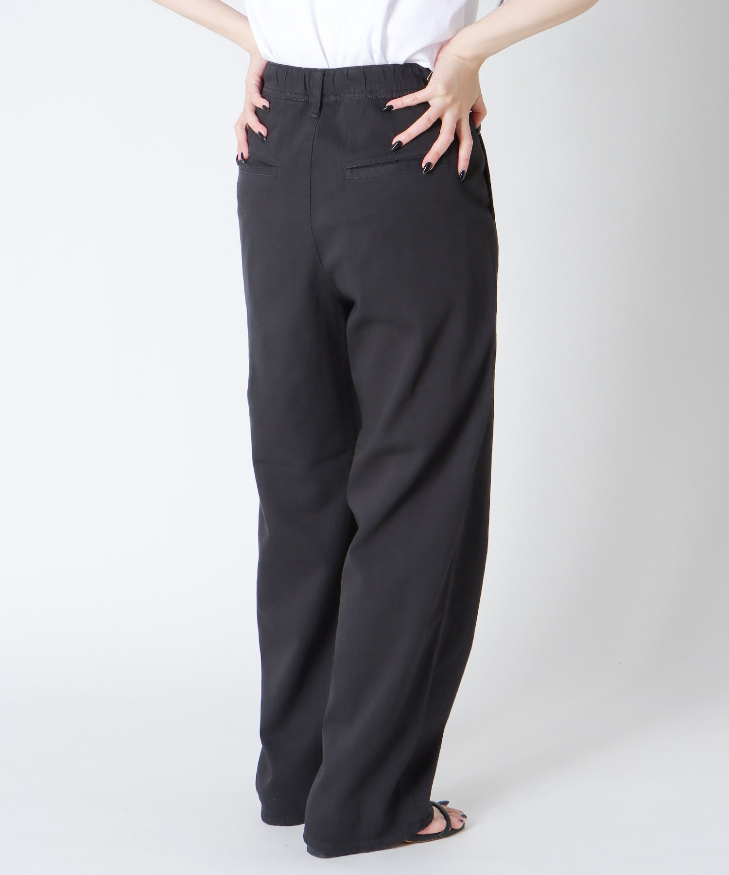 ＜YANUK＞Relax LILITH BLACK