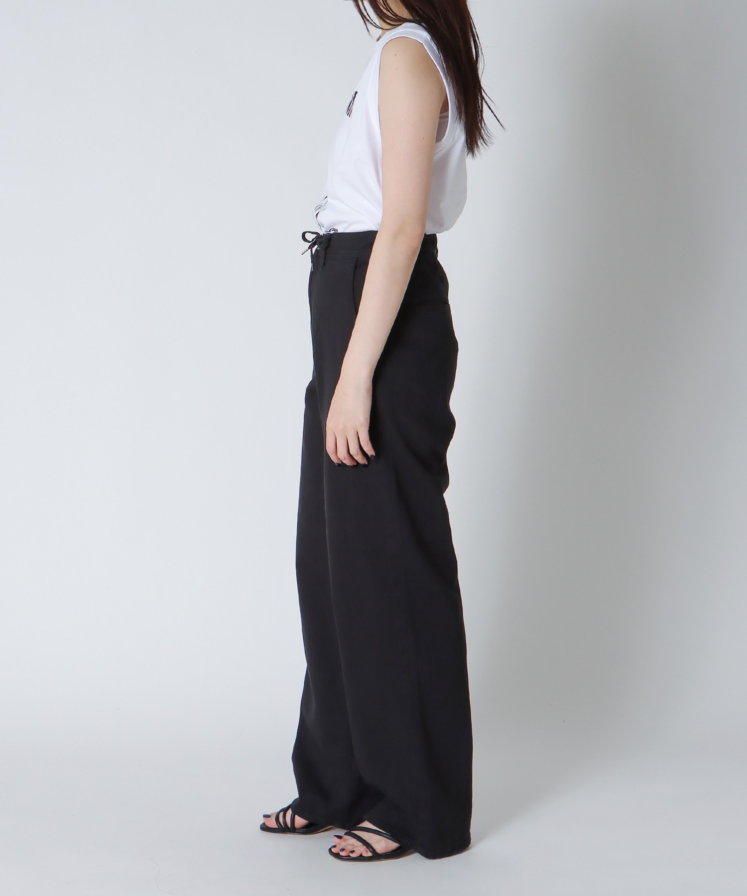 ＜YANUK＞Relax LILITH BLACK