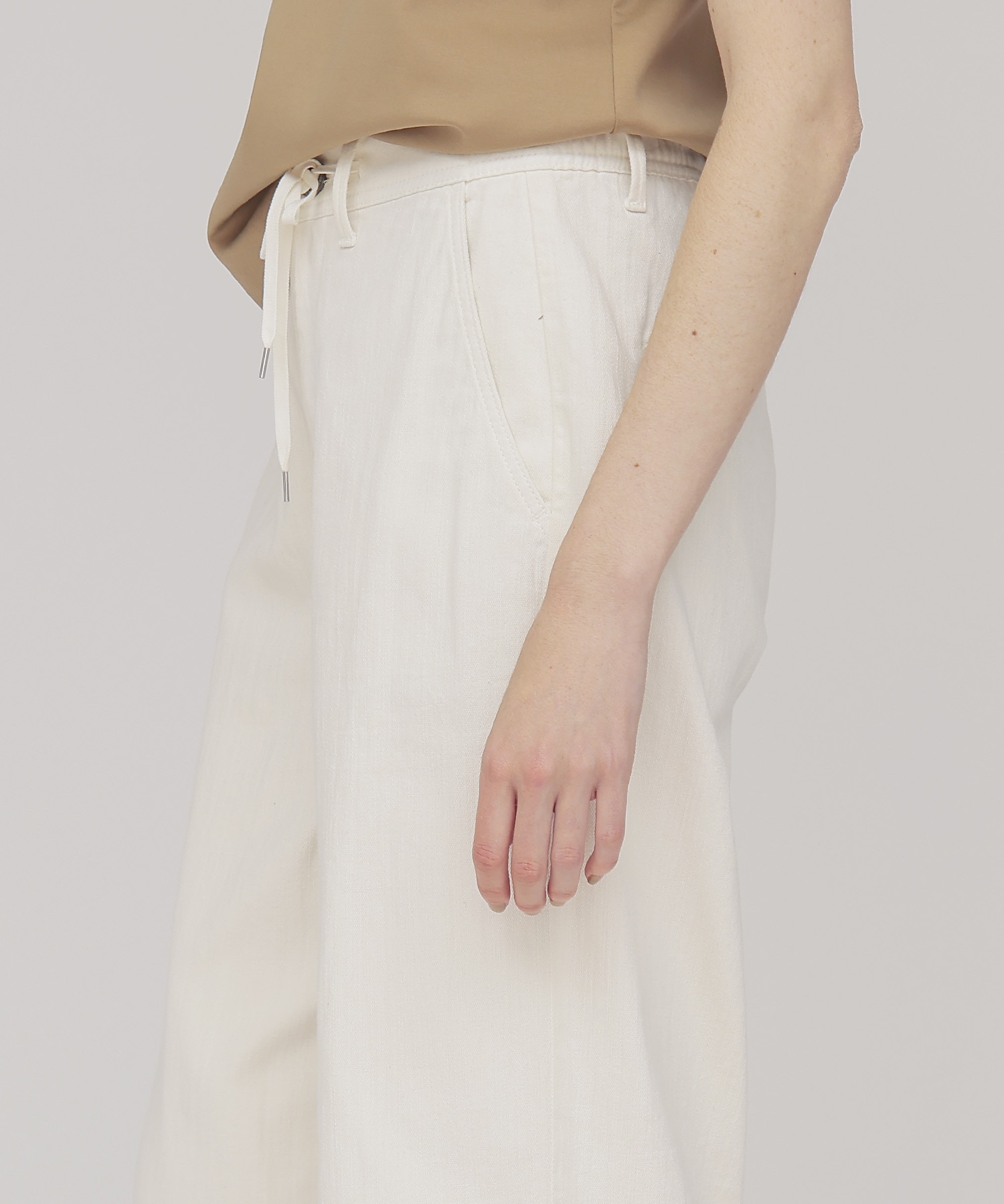 ＜YANUK＞Relax LILITH WHITE