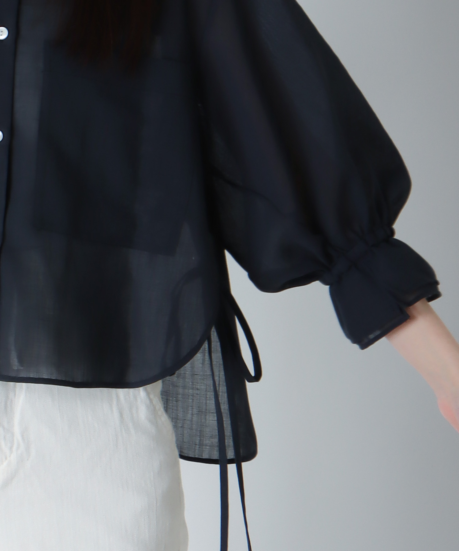 ＜B7＞tech lawn blouse