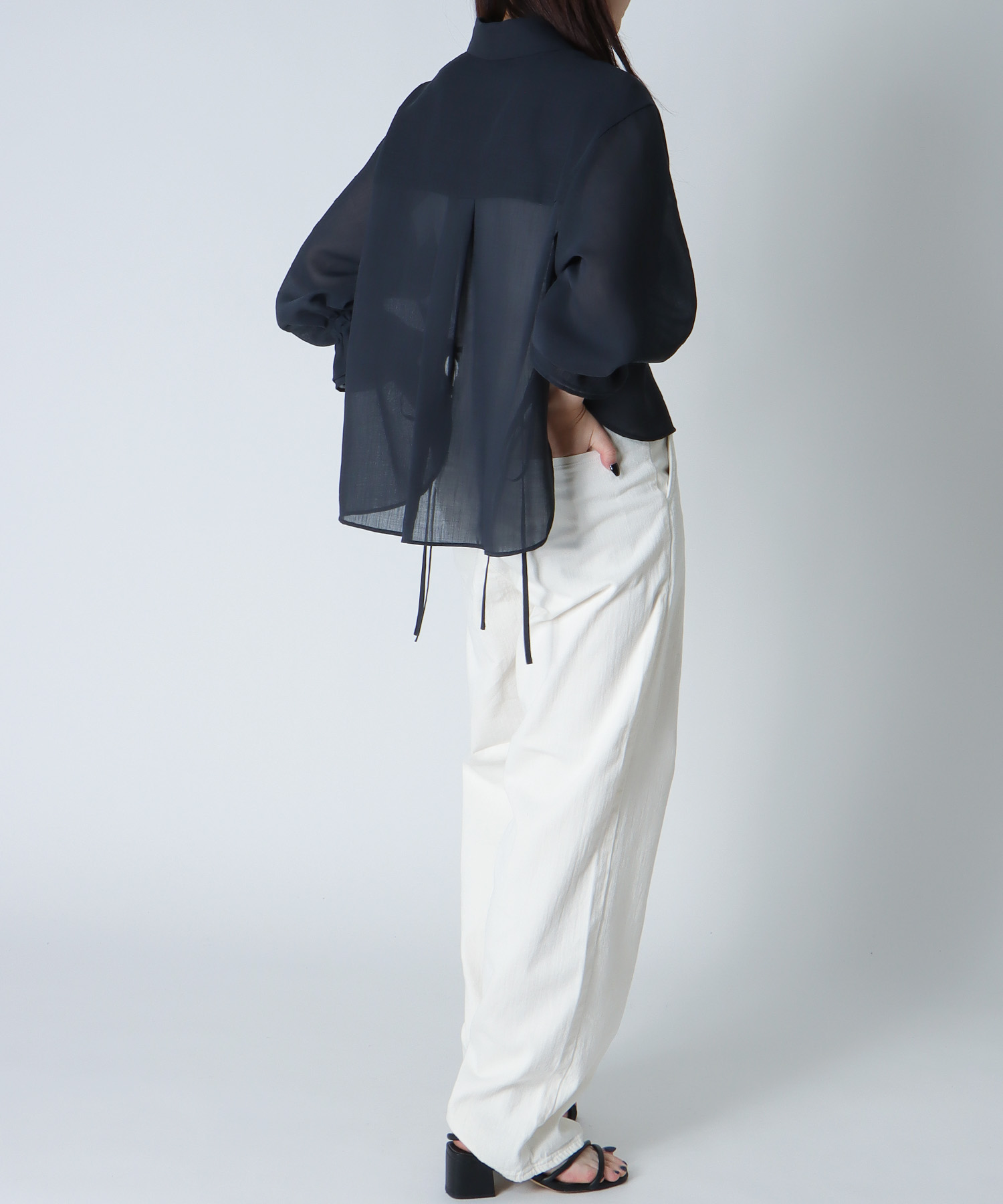 ＜B7＞tech lawn blouse