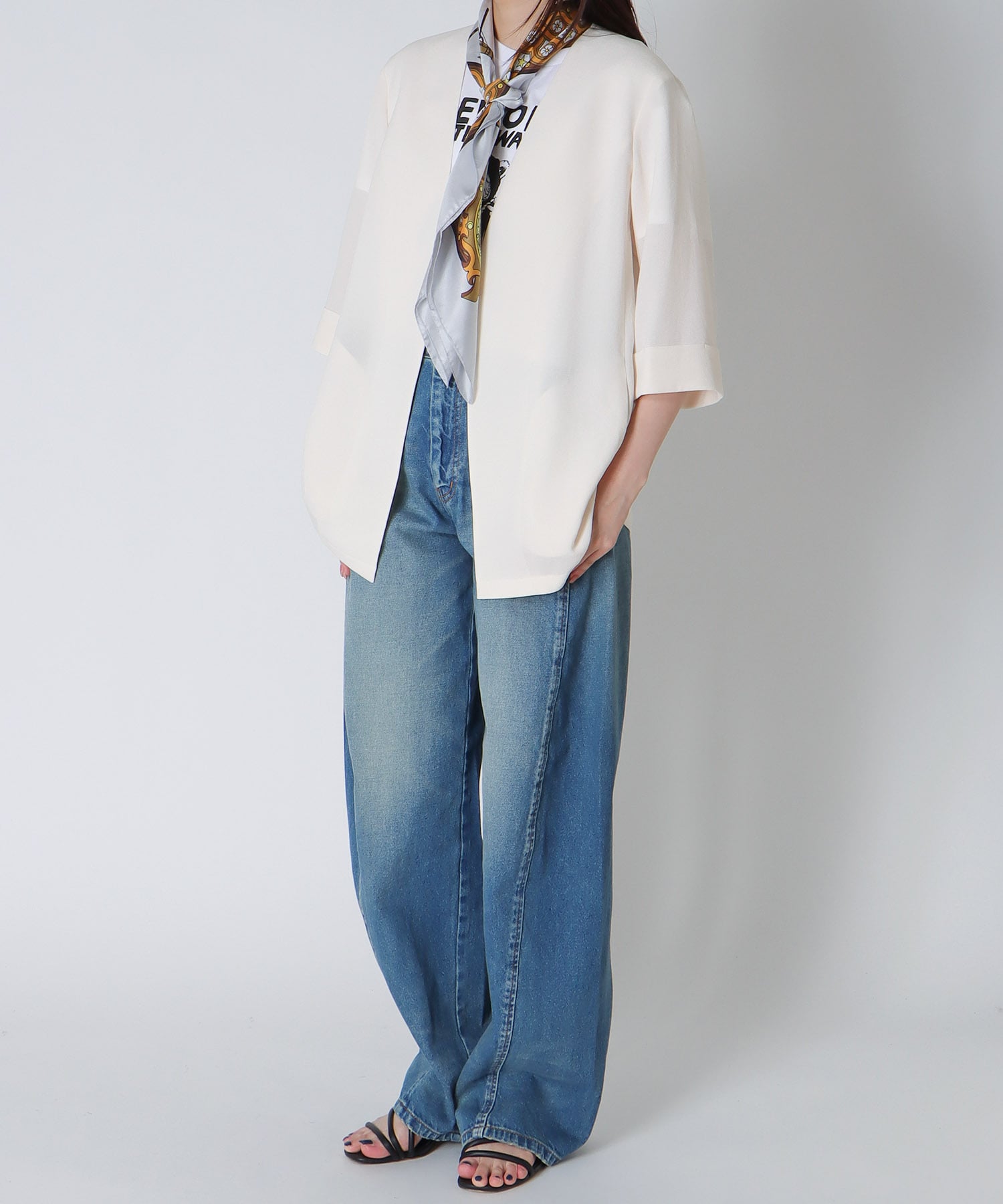 ＜B7＞collarless half sleeve jacket