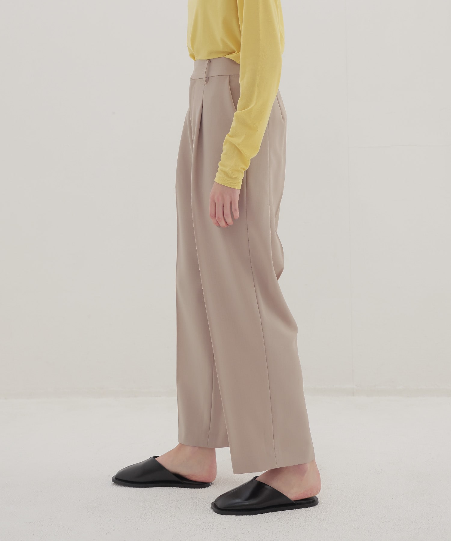 ＜B7＞dry gaba slacks pants