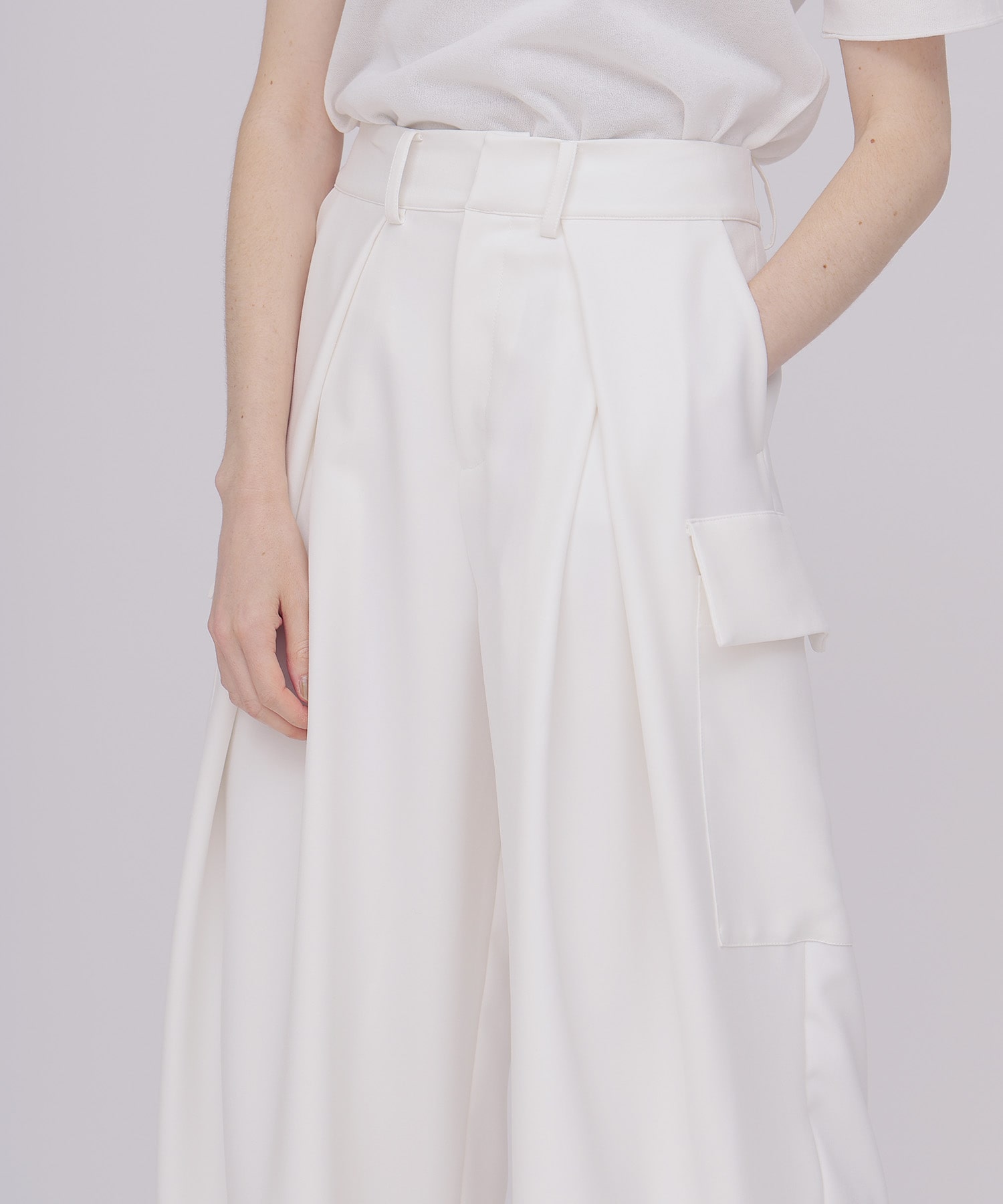 ＜B7＞ powder twill stretch cargo pants