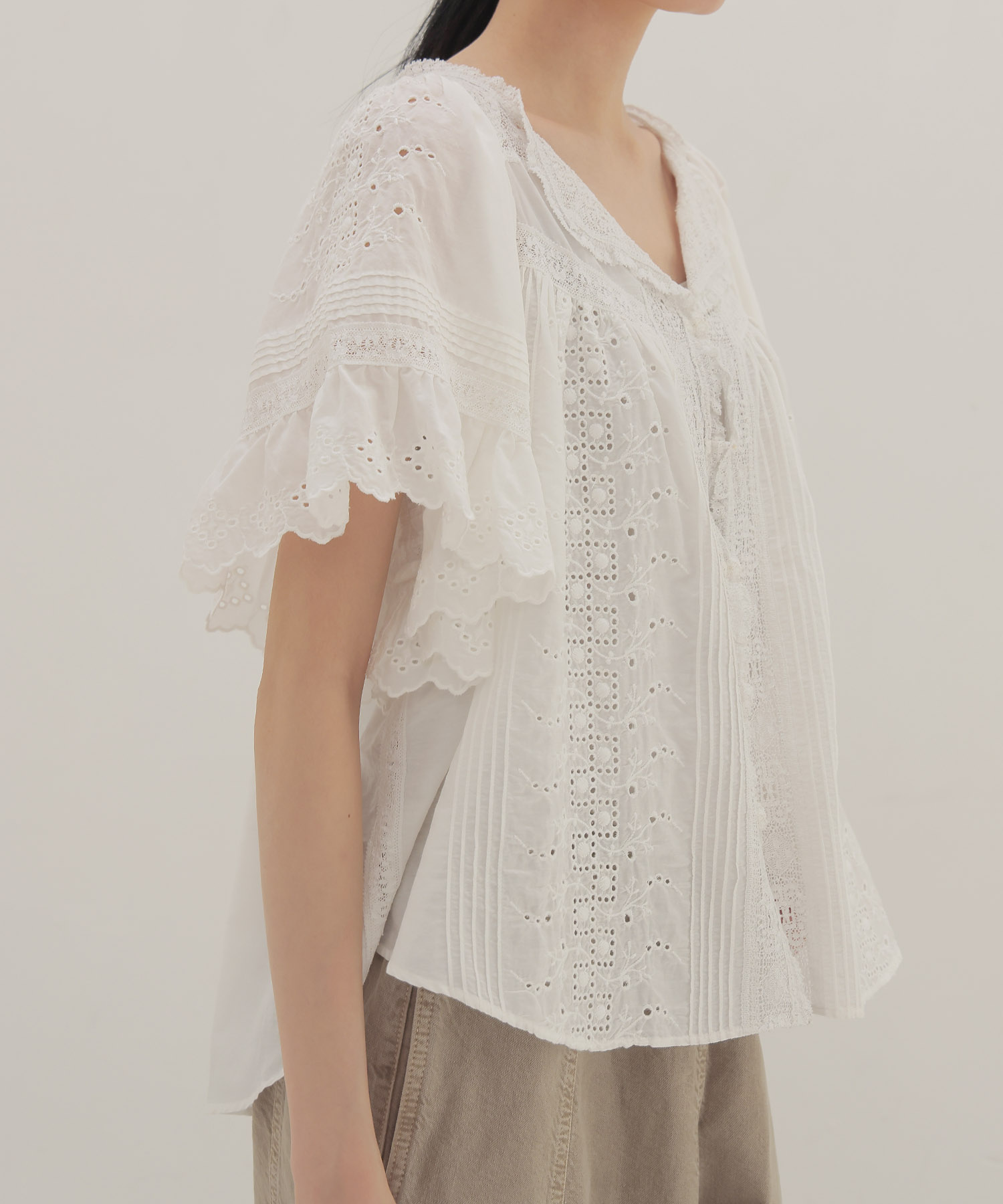 ＜VENIT＞SILK COTTON LACE EMBROIDERY BLOUSE