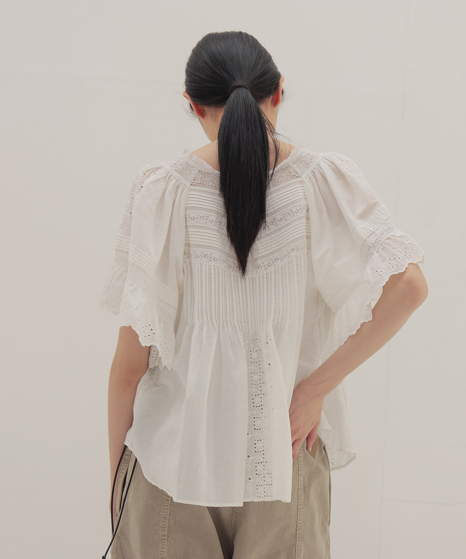 ＜VENIT＞SILK COTTON LACE EMBROIDERY BLOUSE