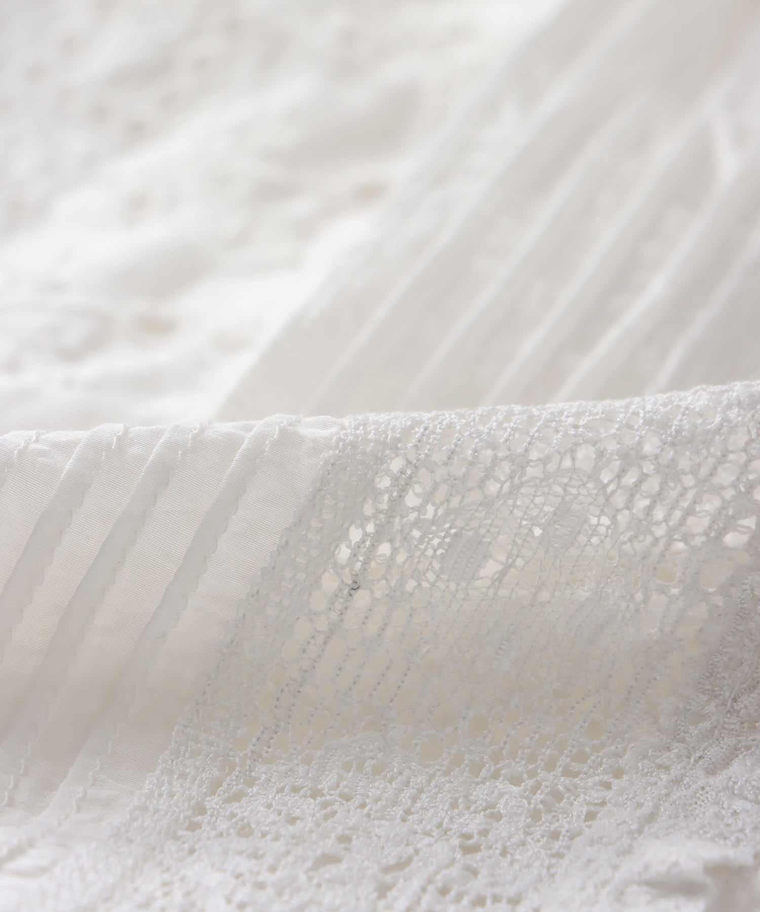 ＜VENIT＞SILK COTTON LACE EMBROIDERY BLOUSE