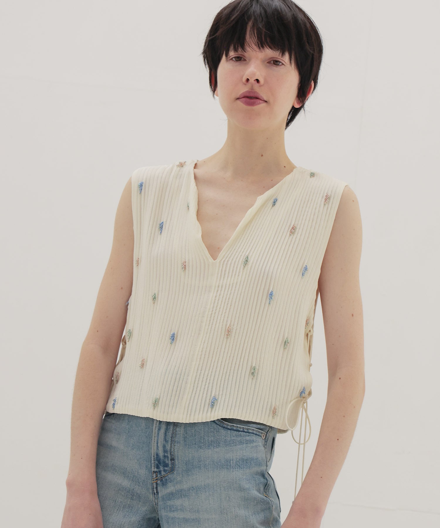 ＜VENIT＞PIN TUCK BEADS EMBROIDERY PULL