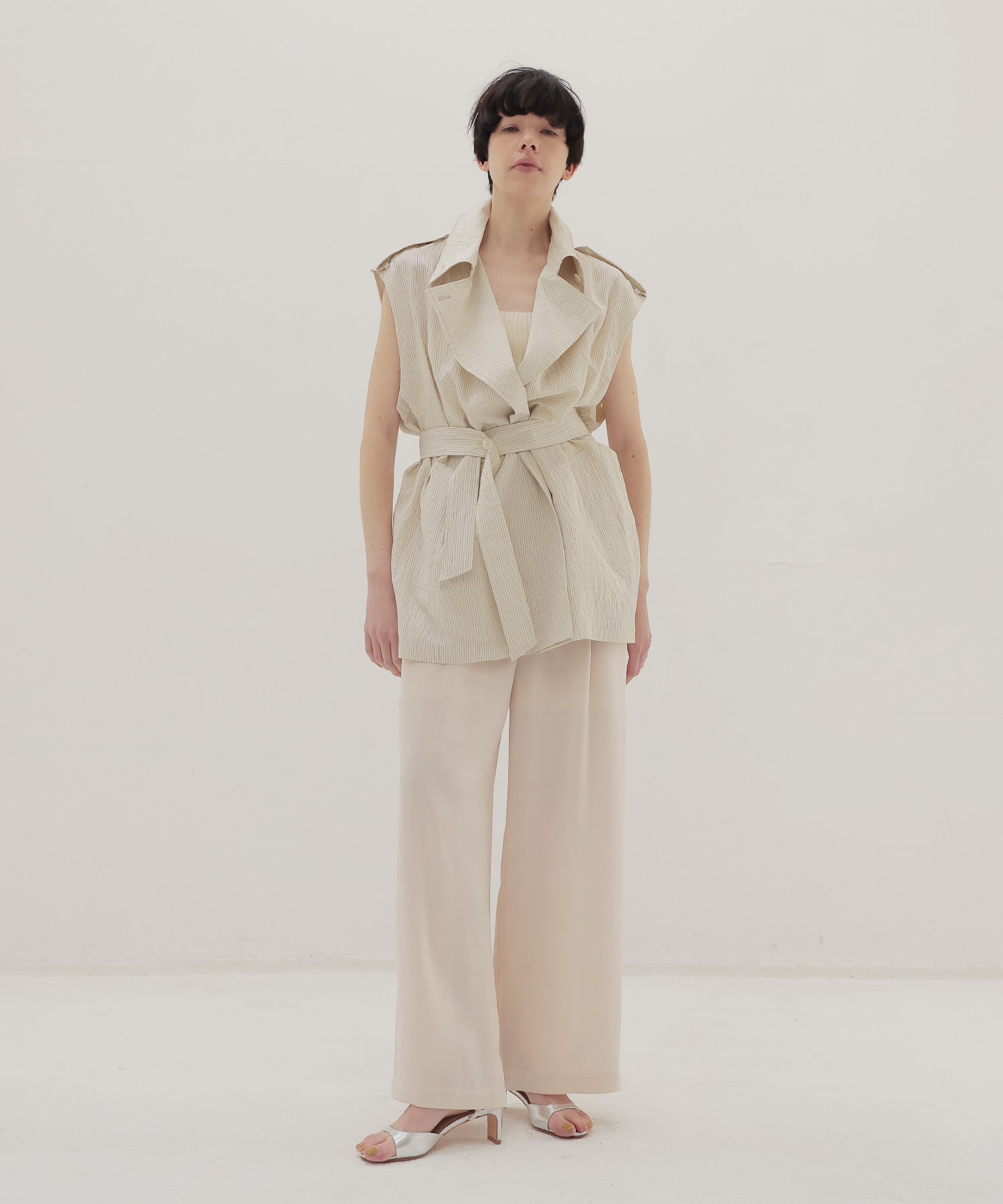 ＜VENIT＞SHORT TRENCH JACKET