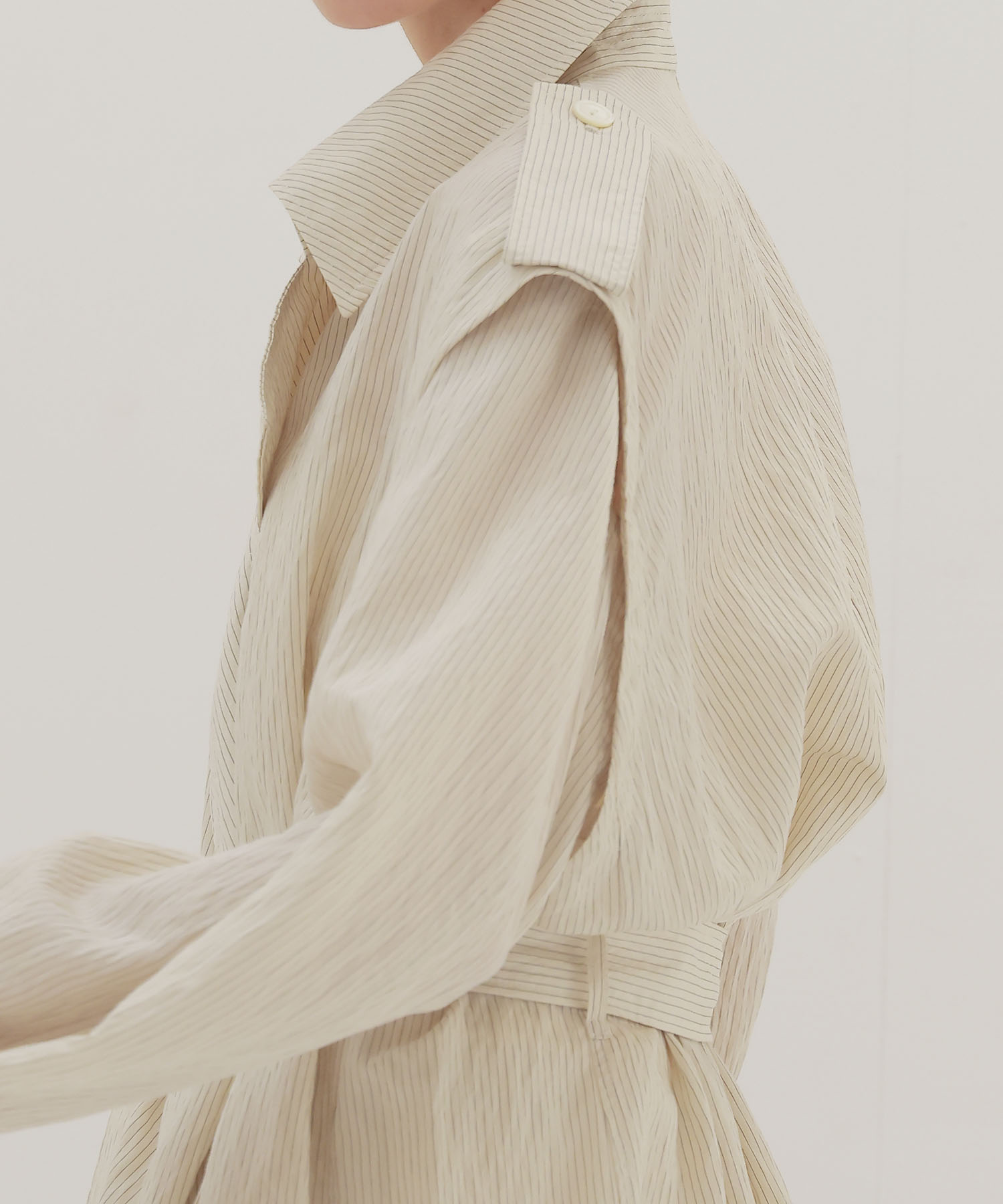 ＜VENIT＞SHORT TRENCH JACKET