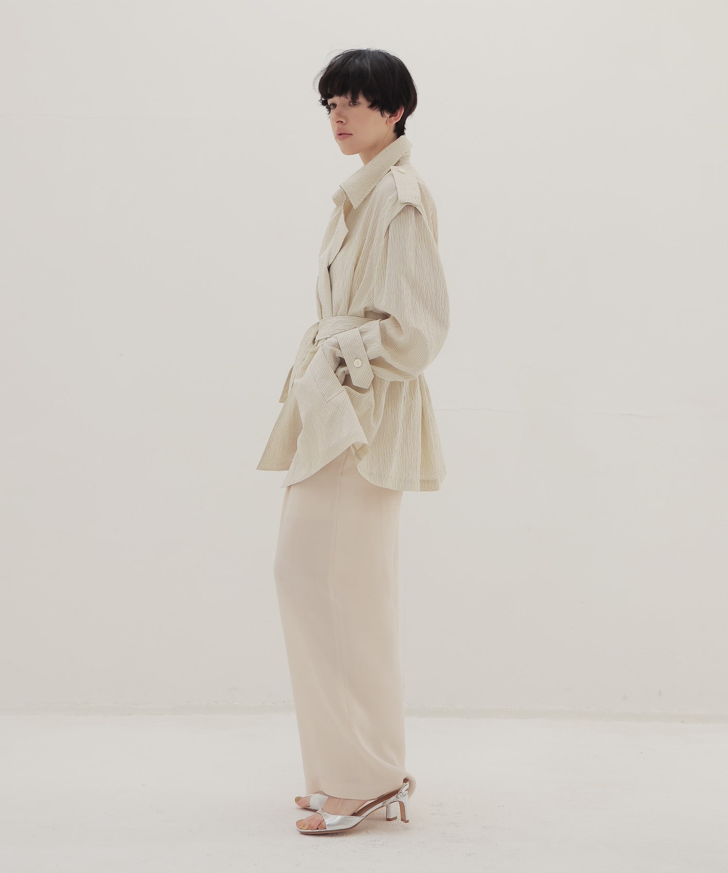 ＜VENIT＞SHORT TRENCH JACKET