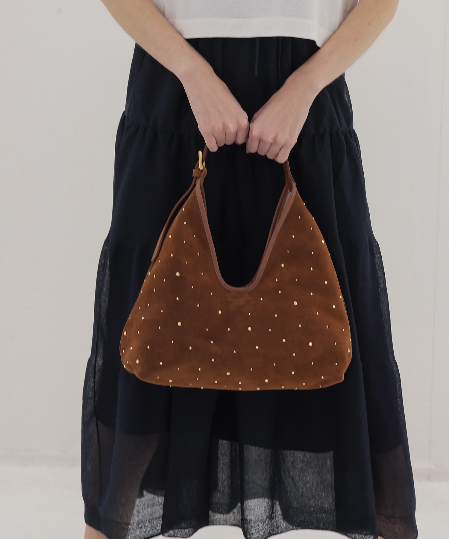 ＜CHRISTIAN VILLA＞suede studs top handle bag