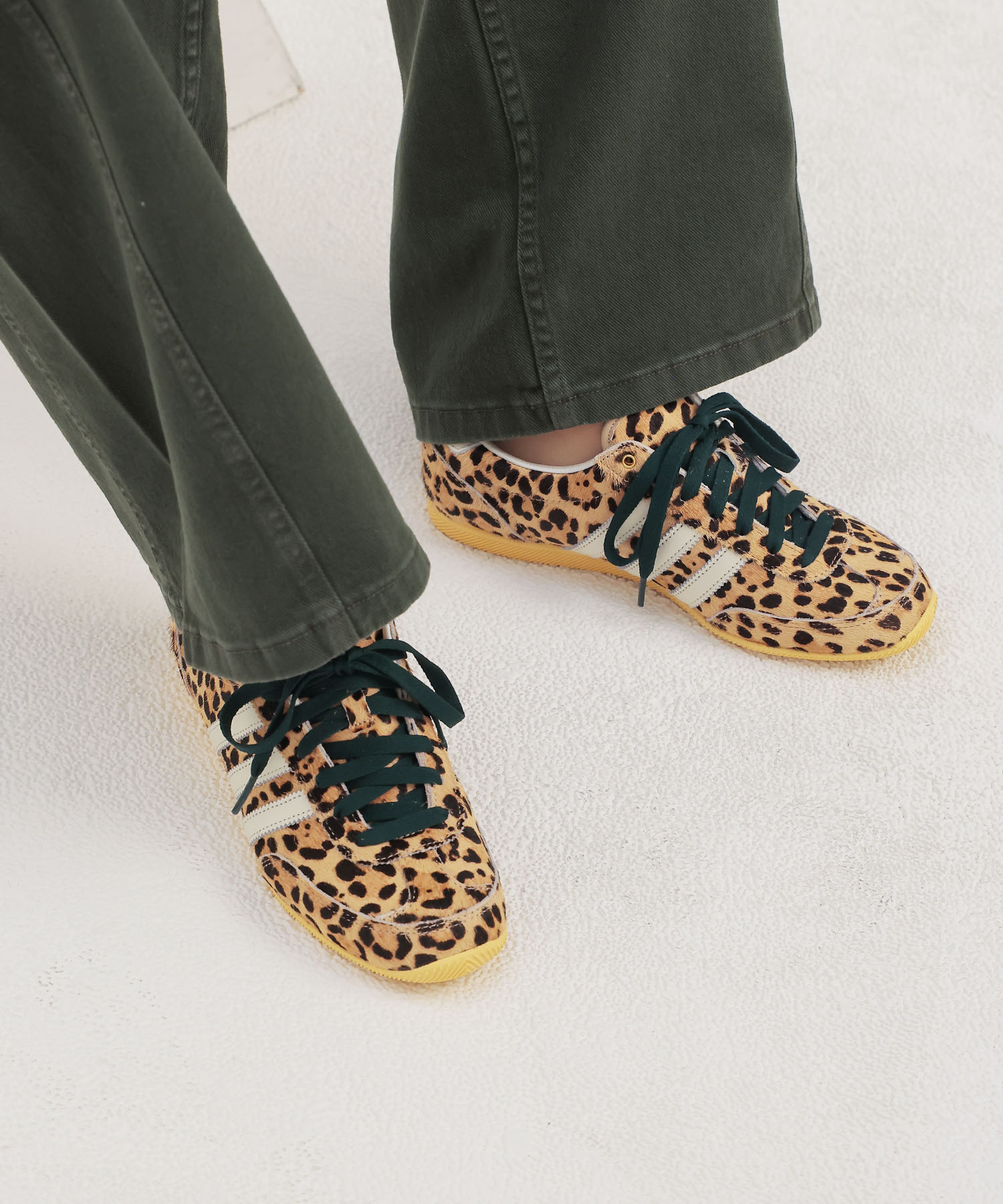 ＜adidas originals＞JAPAN W