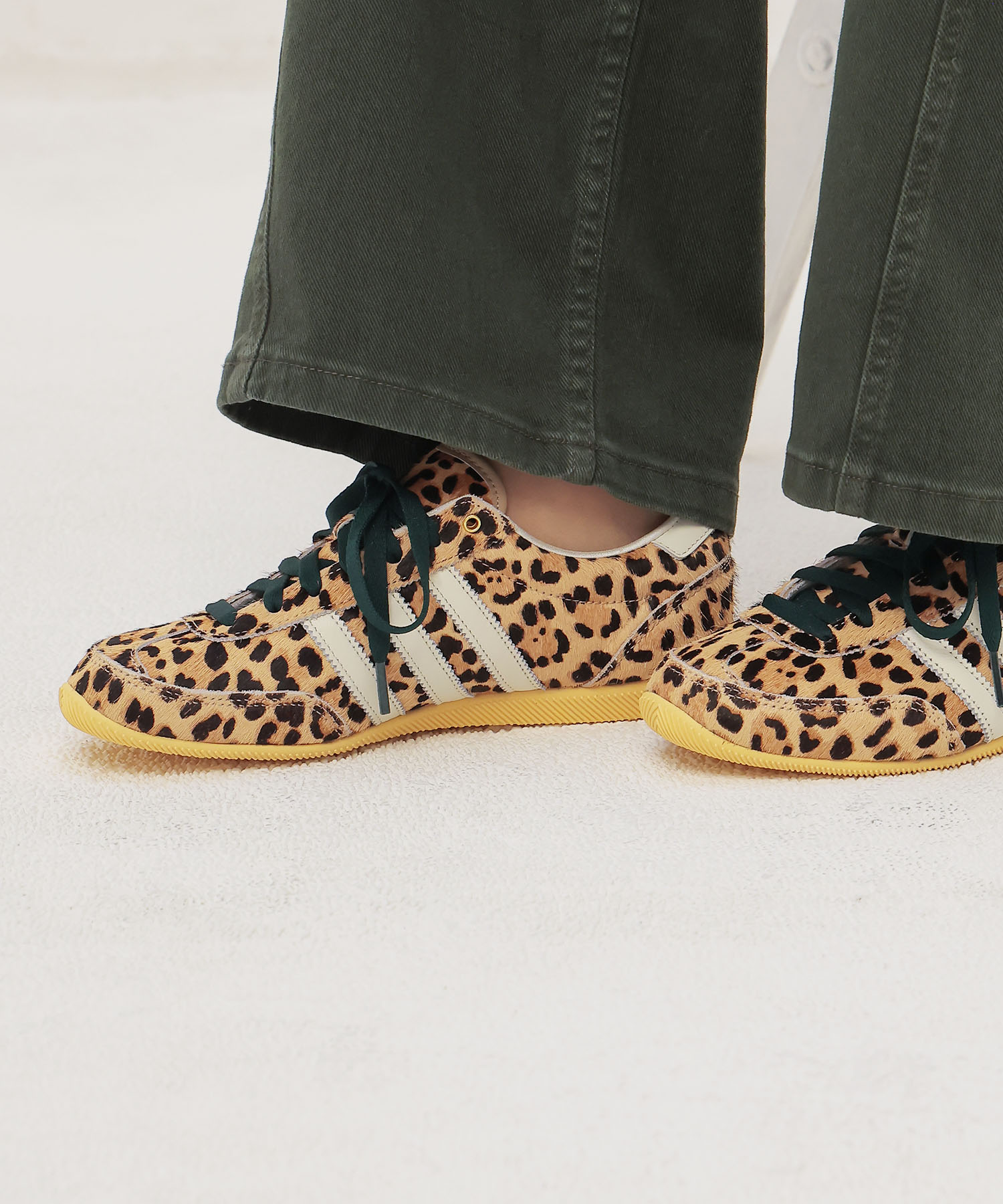 ＜adidas originals＞JAPAN W