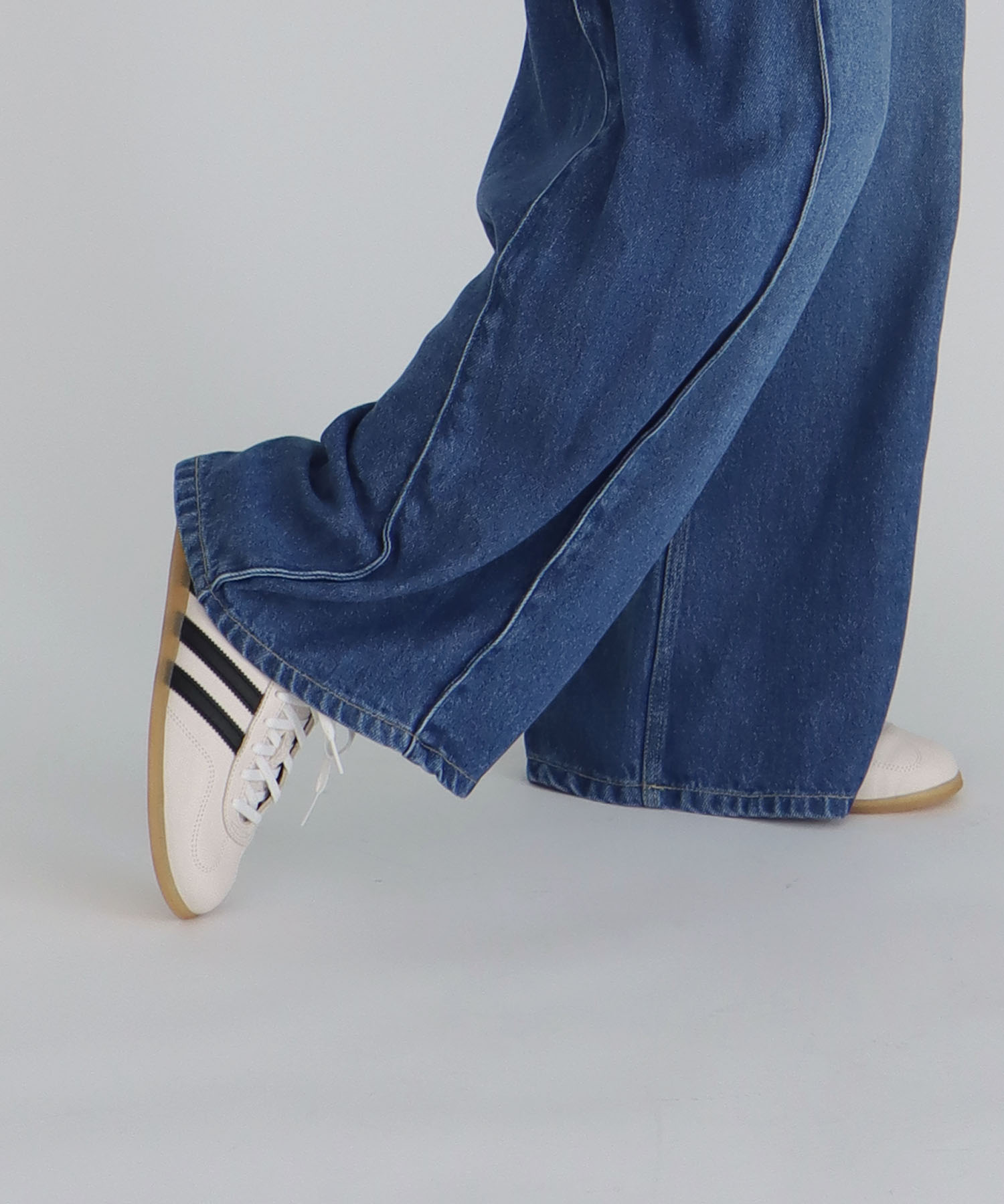 ＜adidas originals＞GAZELLE LO PRO W
