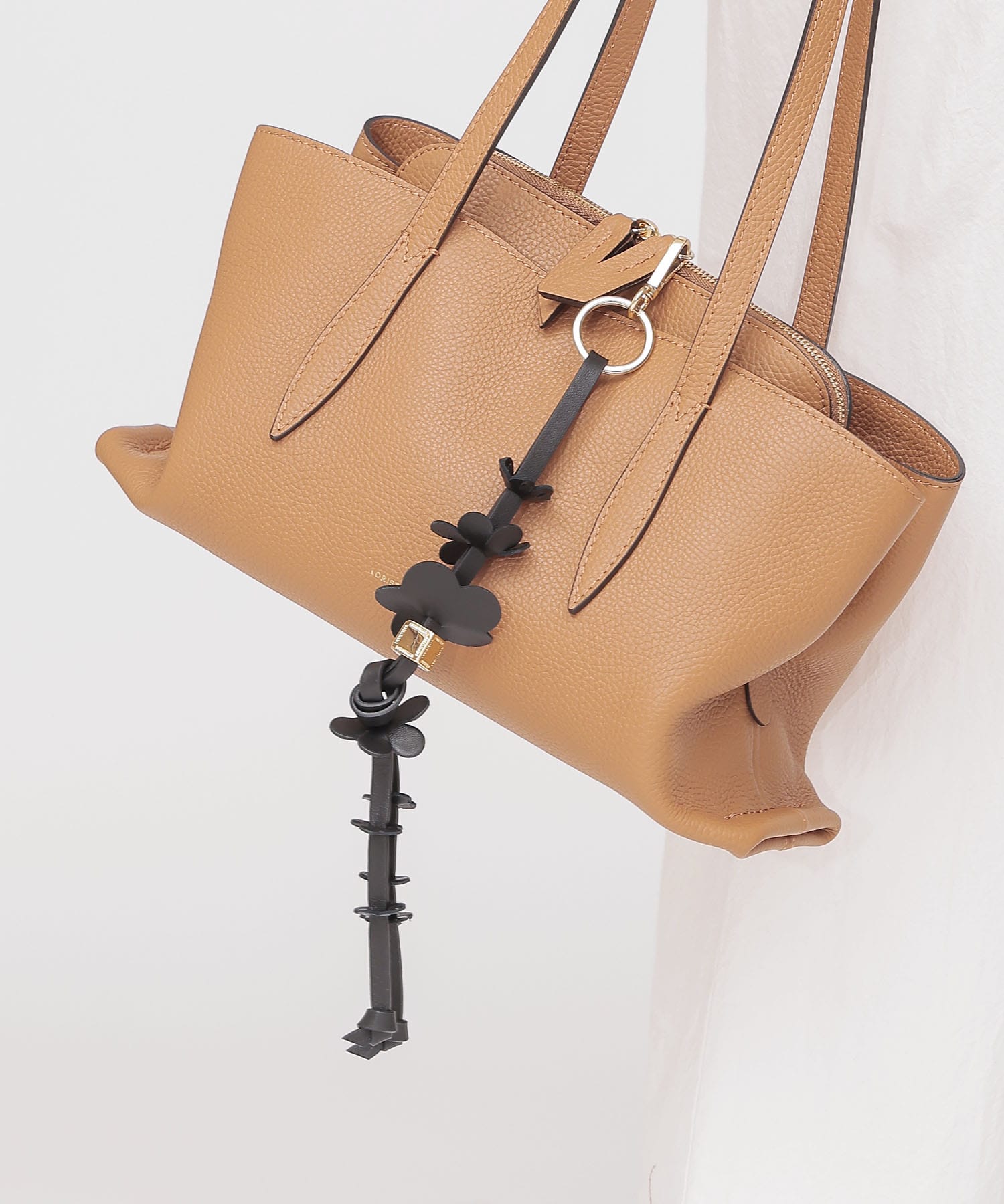 ＜LORISTELLA＞leather flower charm