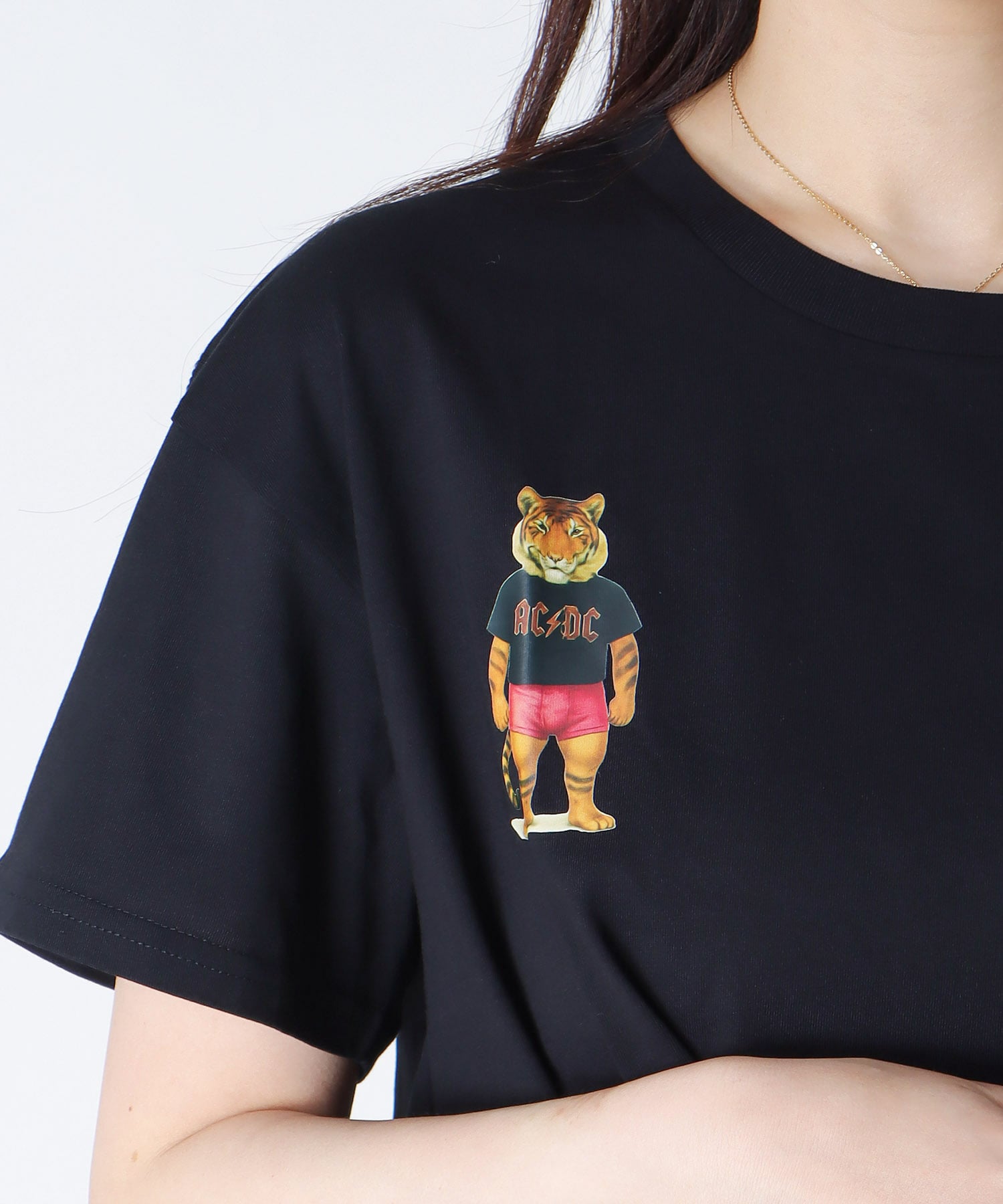 ＜BLACK SCORE＞TIGER ACDC MINI CROPPED TEE
