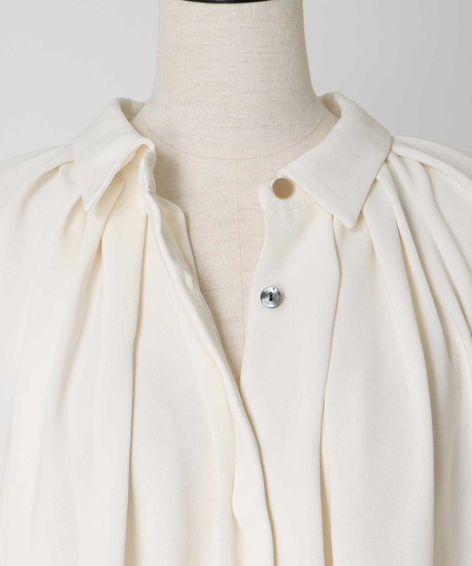 【B7/ベーセッツ】volume short blouse
