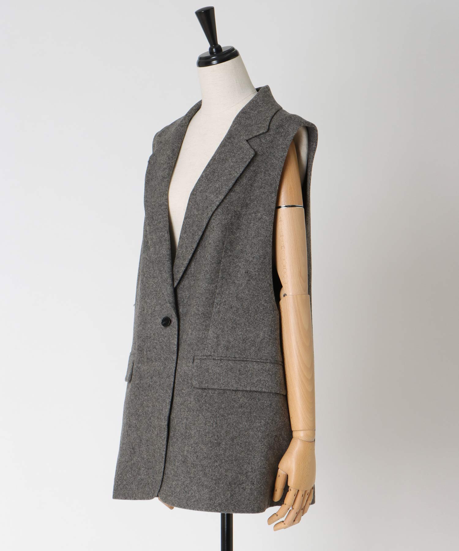 【B7/ベーセッツ】I line tweed gilet