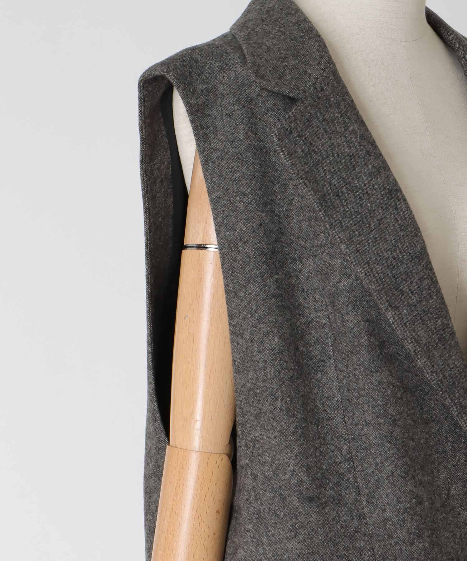 【B7/ベーセッツ】I line tweed gilet