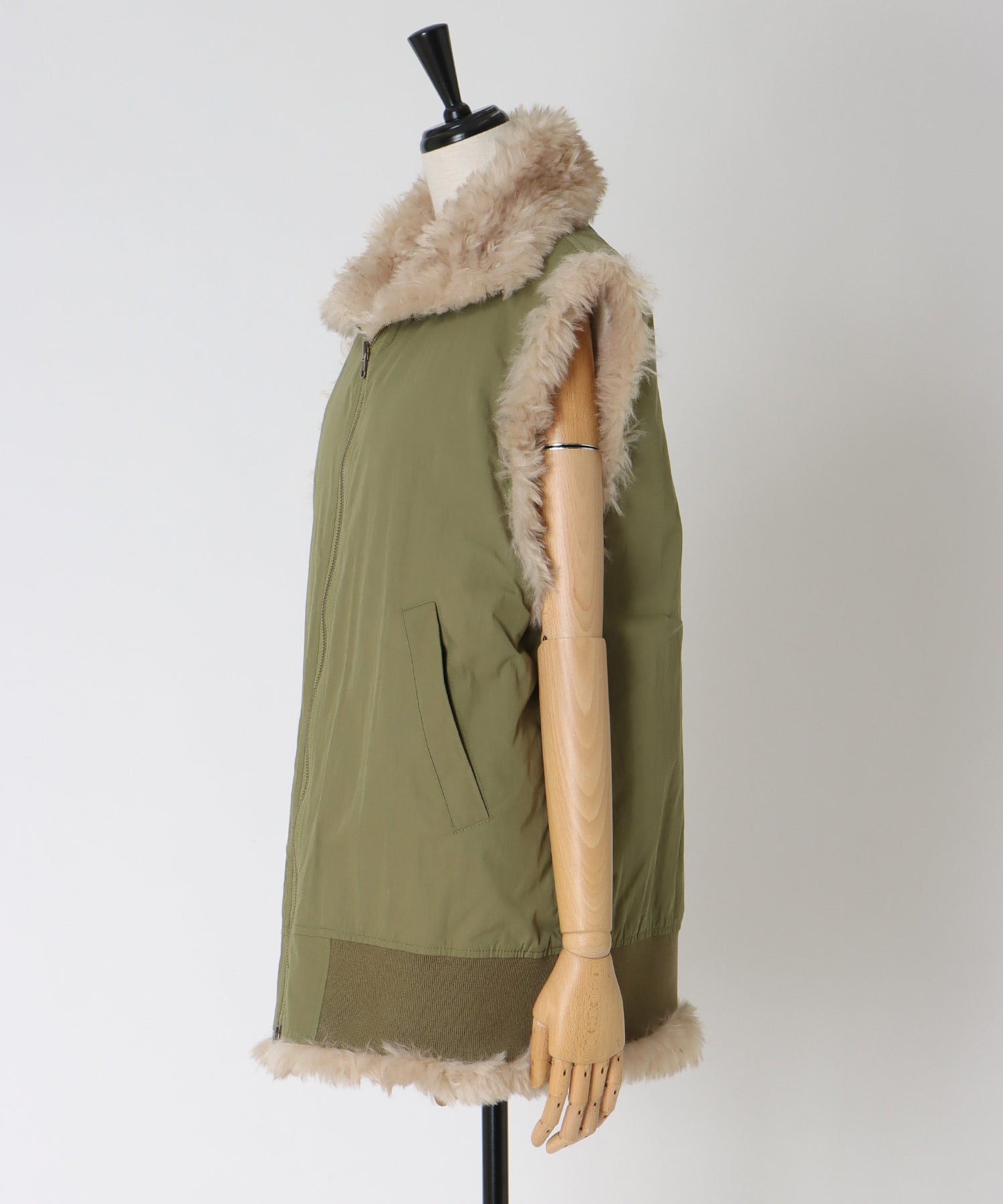 【venit/ヴェニット】REVERSIBLE FUR VEST